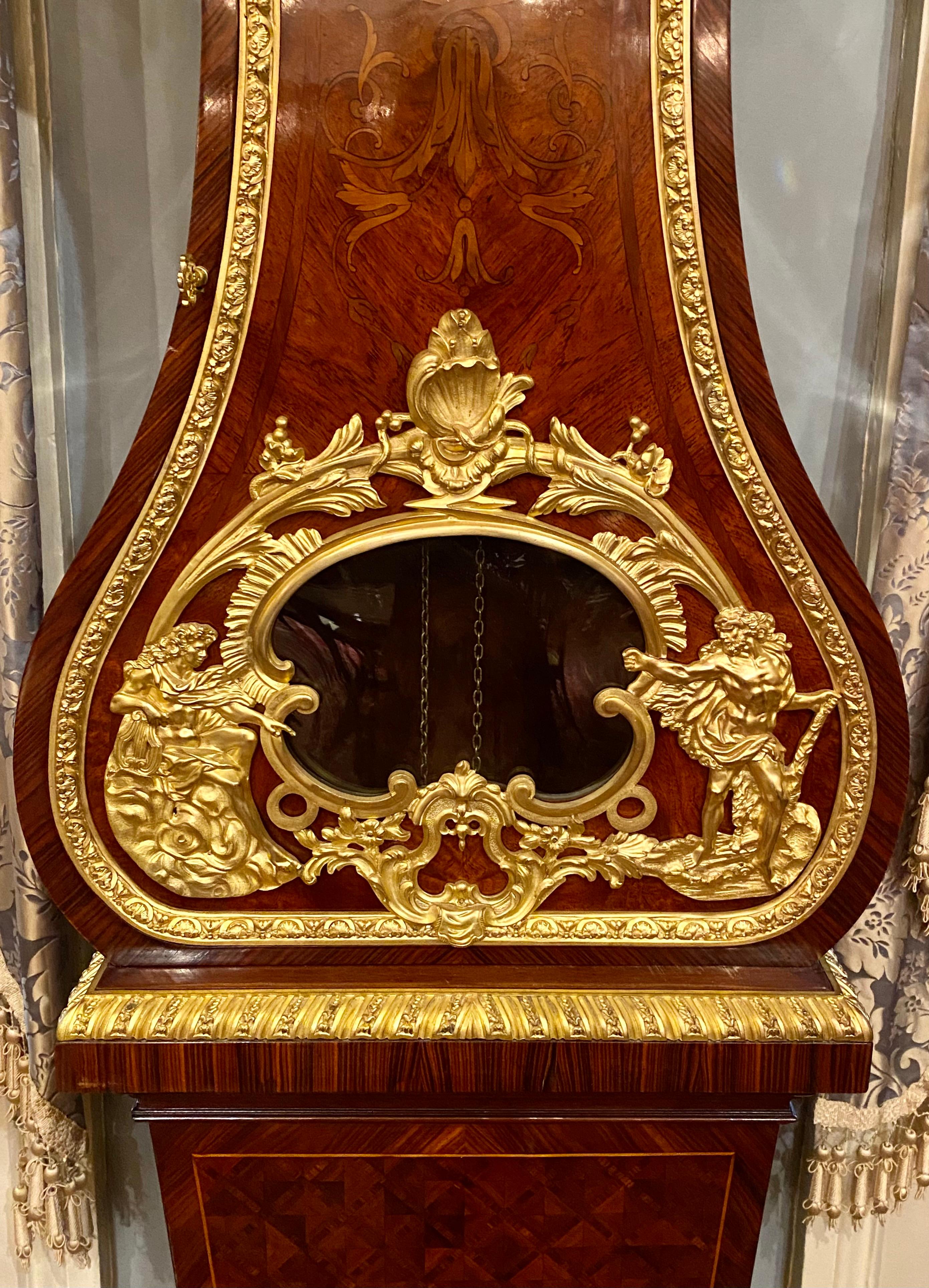 Bronze doré Ancienne horloge de grand-père française Napoléon III en acajou montée en bronze doré, circa 1880 en vente