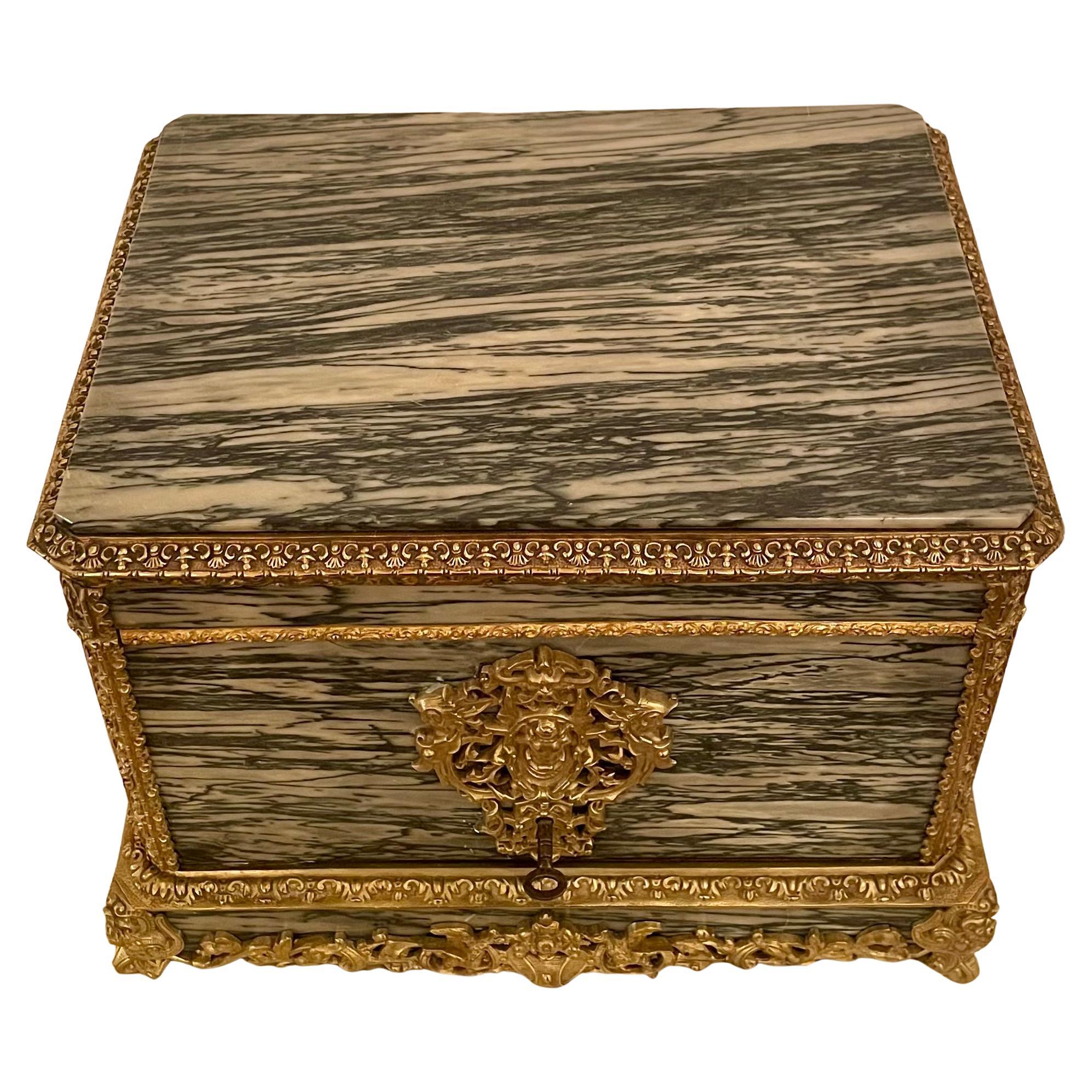 Antike Französisch Napoleon III Ormolu montiert Marmor Cave à Liqueur CIRCA 1870-1880 im Angebot 3