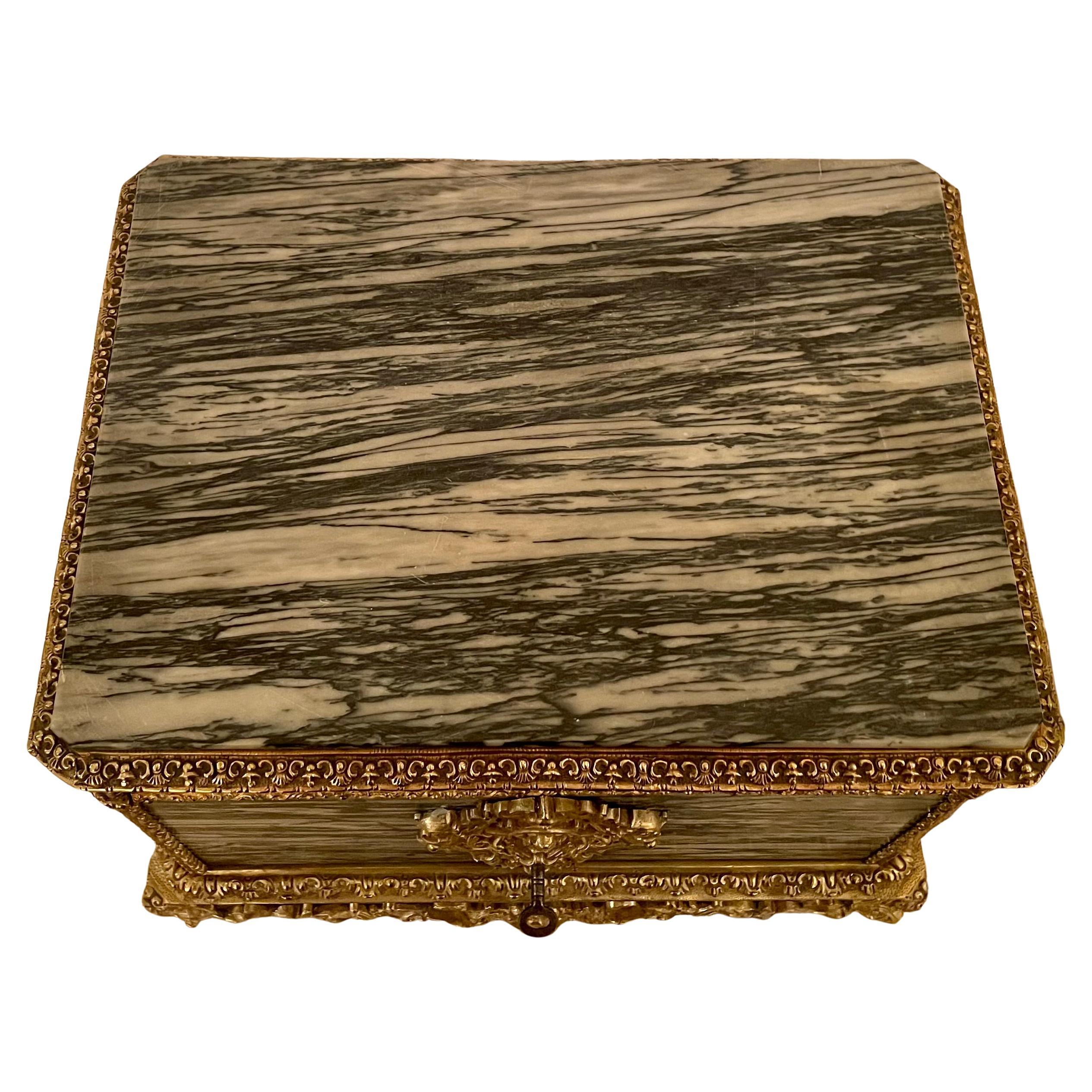 Antike Französisch Napoleon III Ormolu montiert Marmor Cave à Liqueur CIRCA 1870-1880 im Angebot 4