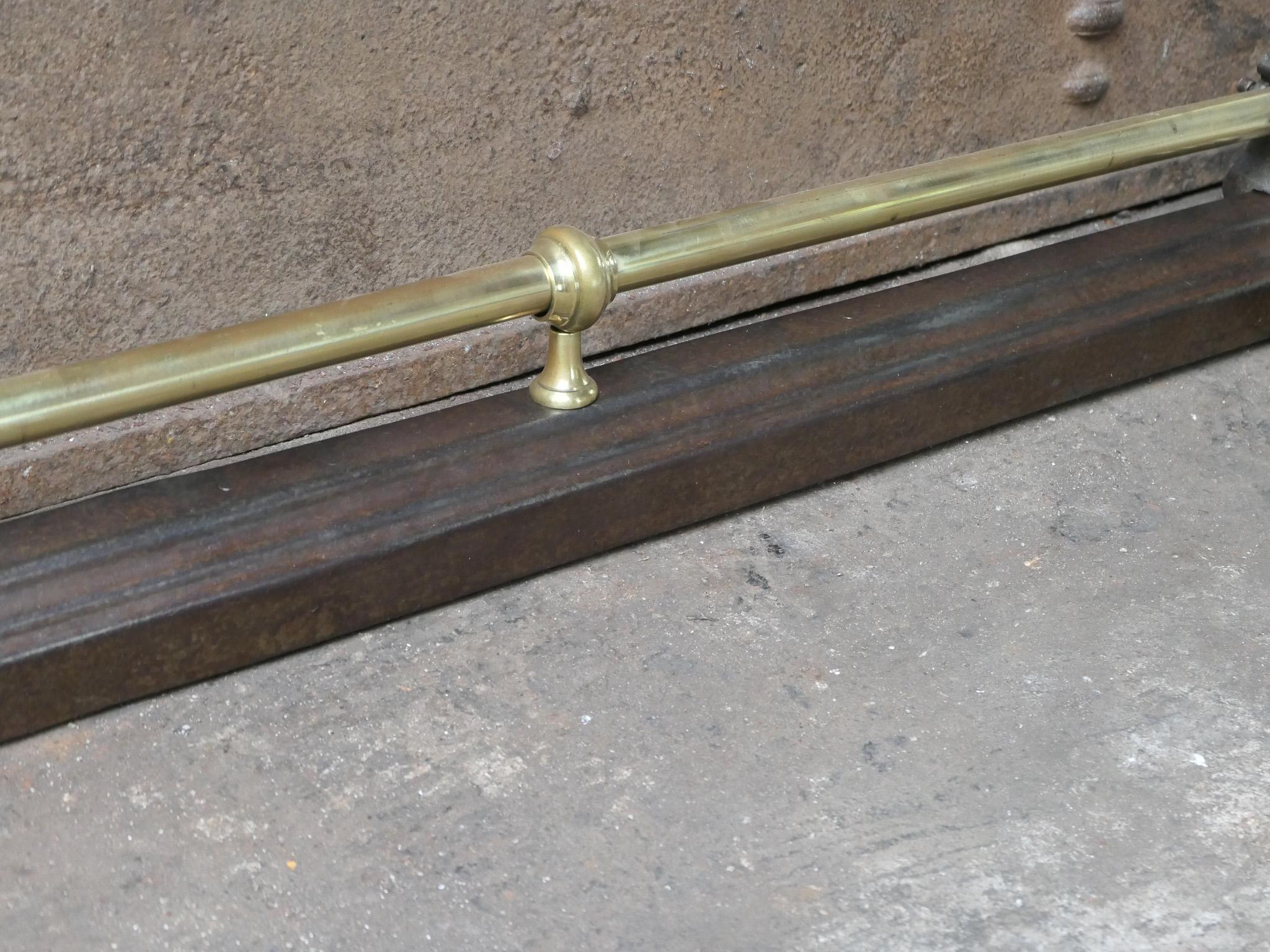 Antique French Napoleon III Period Fireplace Fender, XIX secolo in vendita 2