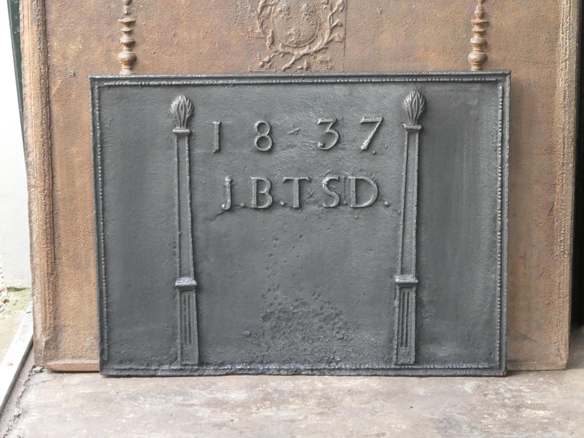 Antique French Napoleon III 'Pillars of Freedom' Fireback / Backsplash In Good Condition For Sale In Soest, NL