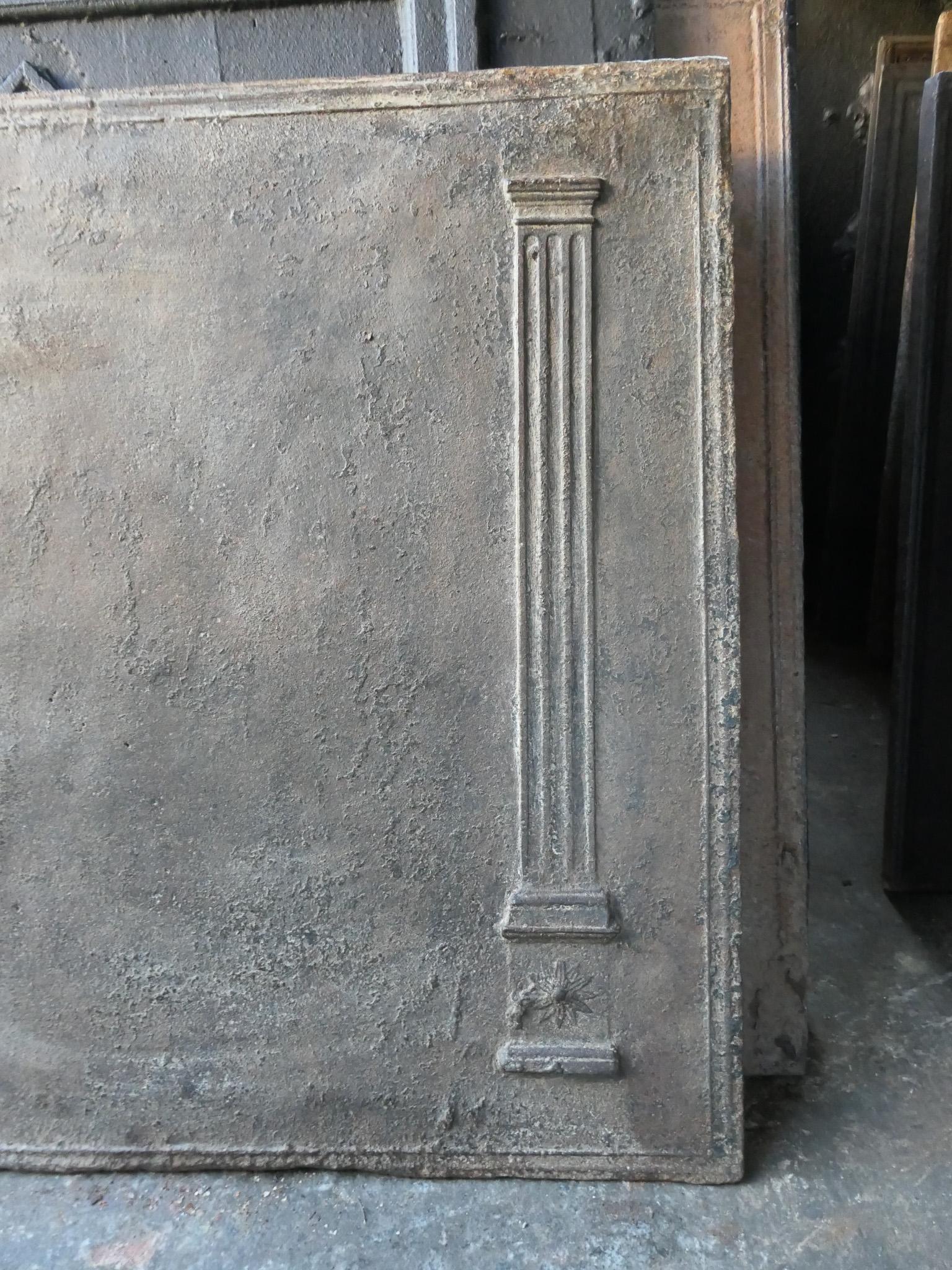 Plaque de cheminée néoclassique française ancienne Pillars of Freedom en vente 3