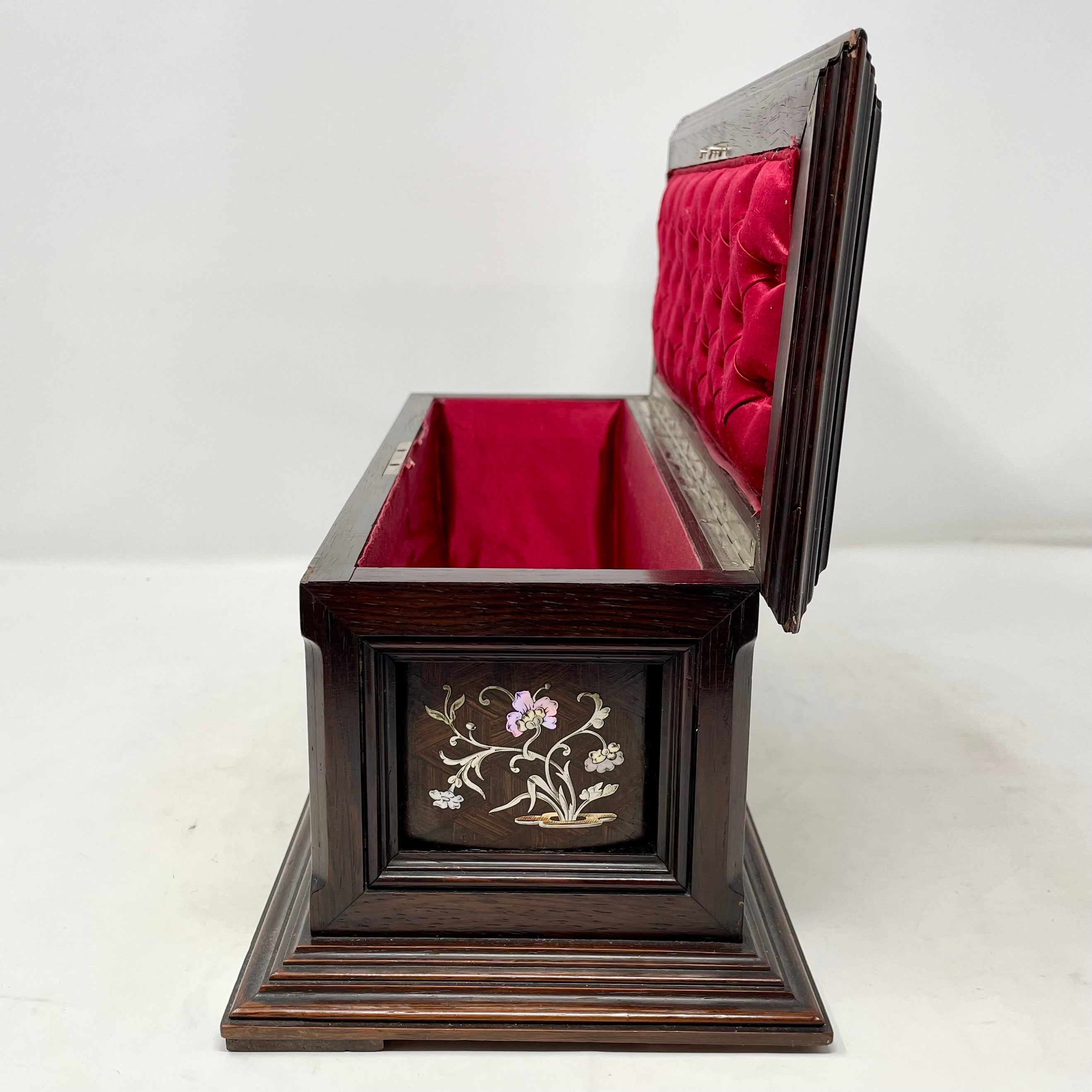 Antique French Napoleon III Rosewood Jewel Box with Silver Inlay Circa 1860-1870 For Sale 6