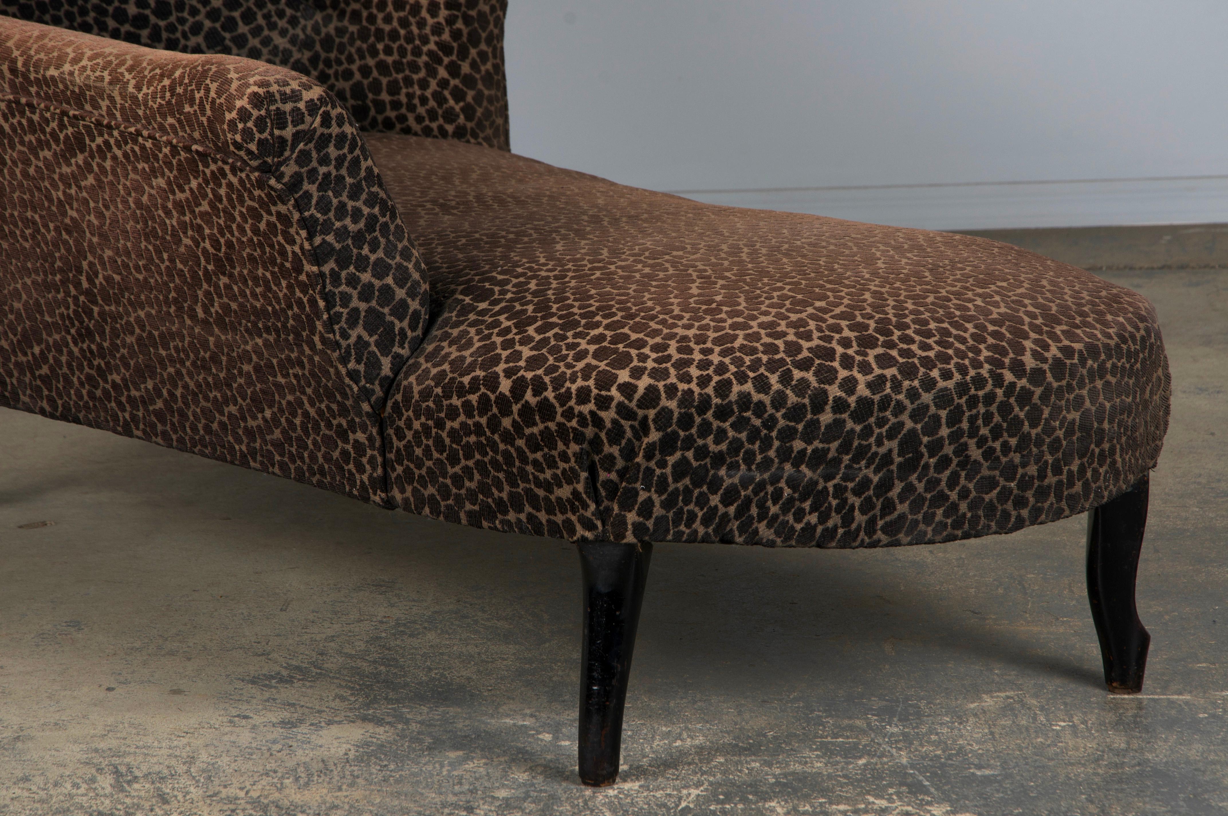 Antique French Napoleon III Style Chaise Lounge W/ Mocha Chenille In Good Condition In Astoria, NY