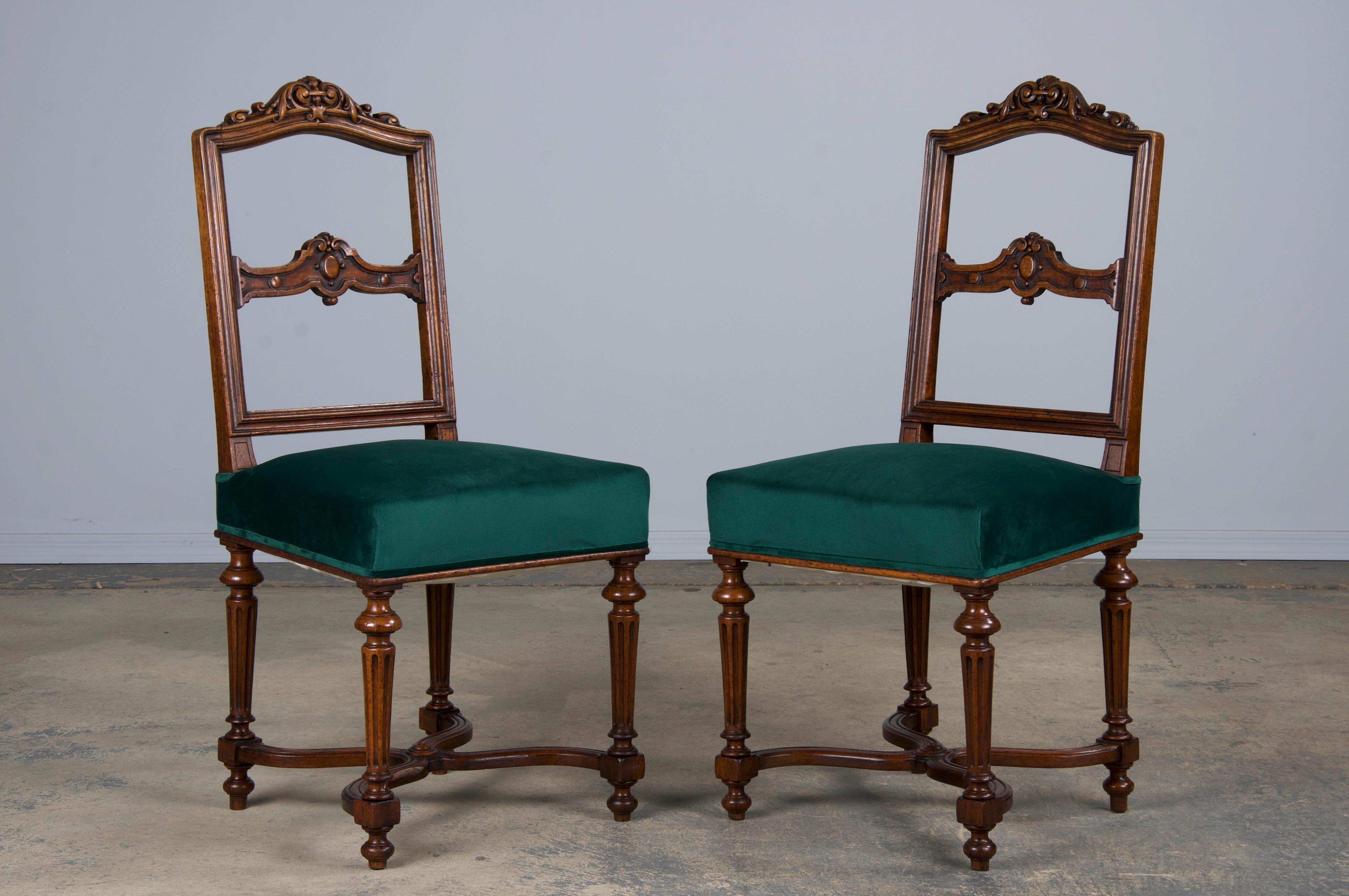 Antique French Napoleon III Style Oak Dining Chairs W/ Green Velvet - Set of 6 For Sale 3