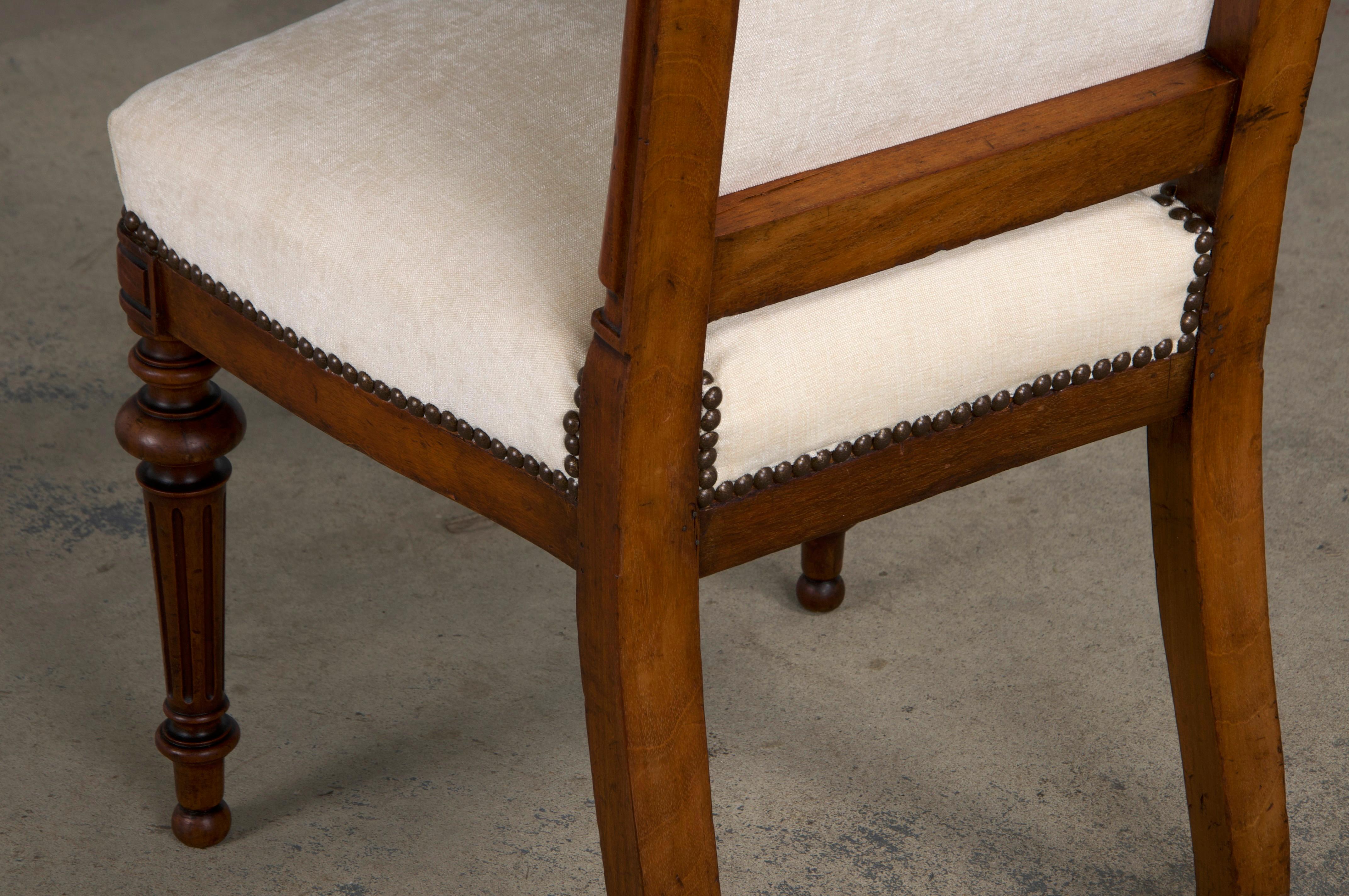 Antique French Napoleon III Style Walnut Dairs W/Cream Chenille-Set of 6 in vendita 10