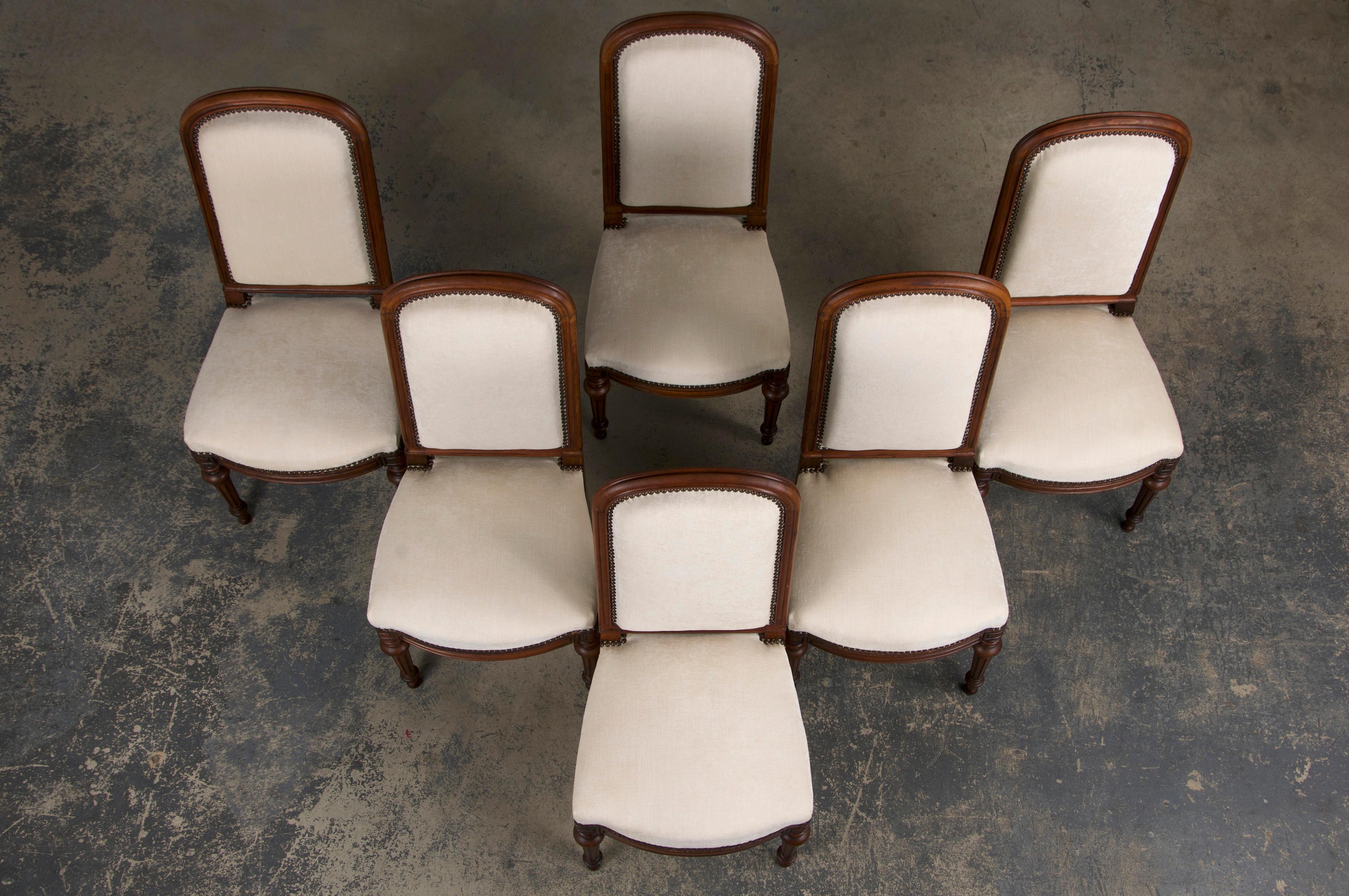 Napoleone III Antique French Napoleon III Style Walnut Dairs W/Cream Chenille-Set of 6 in vendita