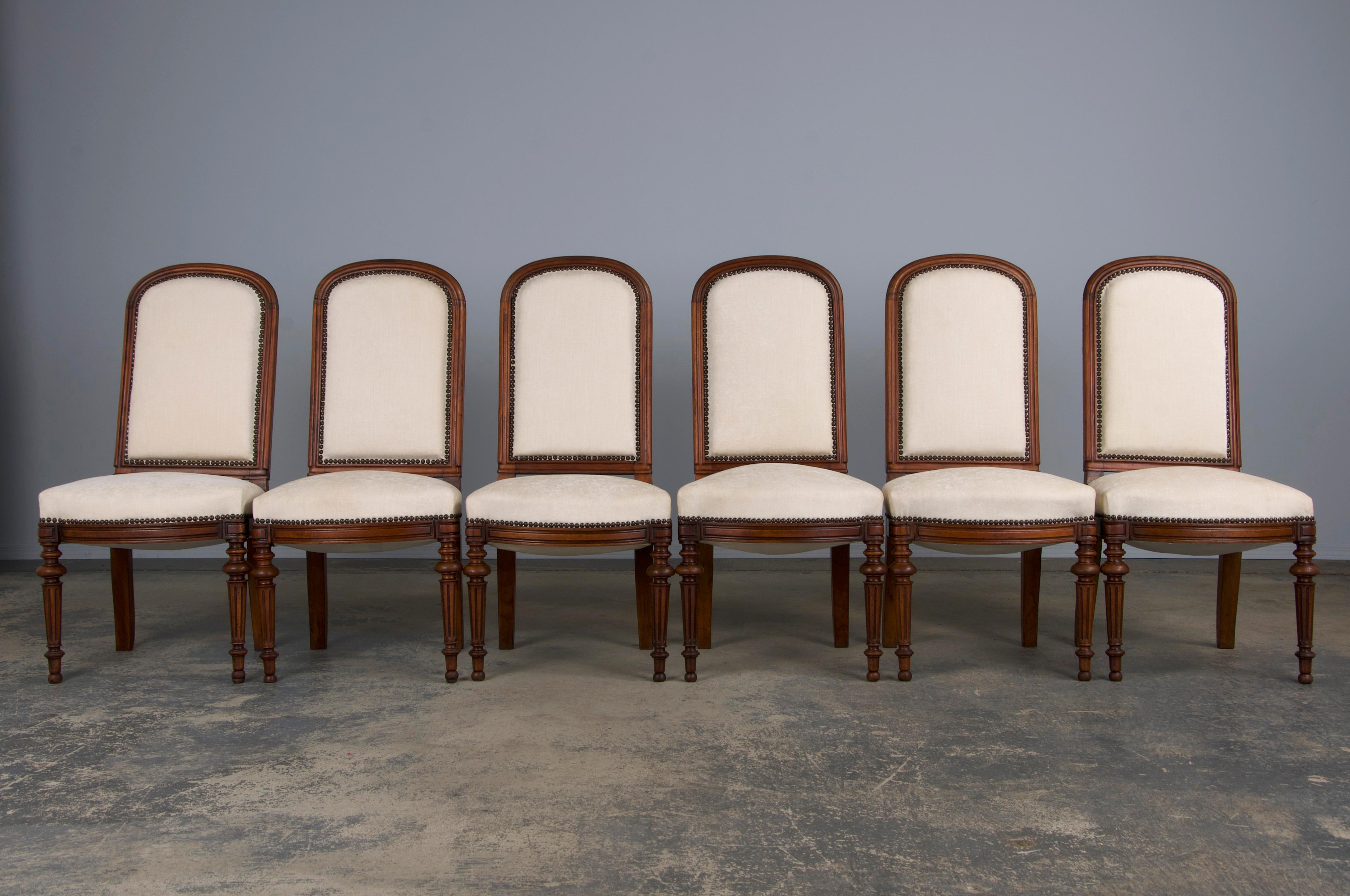 Francese Antique French Napoleon III Style Walnut Dairs W/Cream Chenille-Set of 6 in vendita
