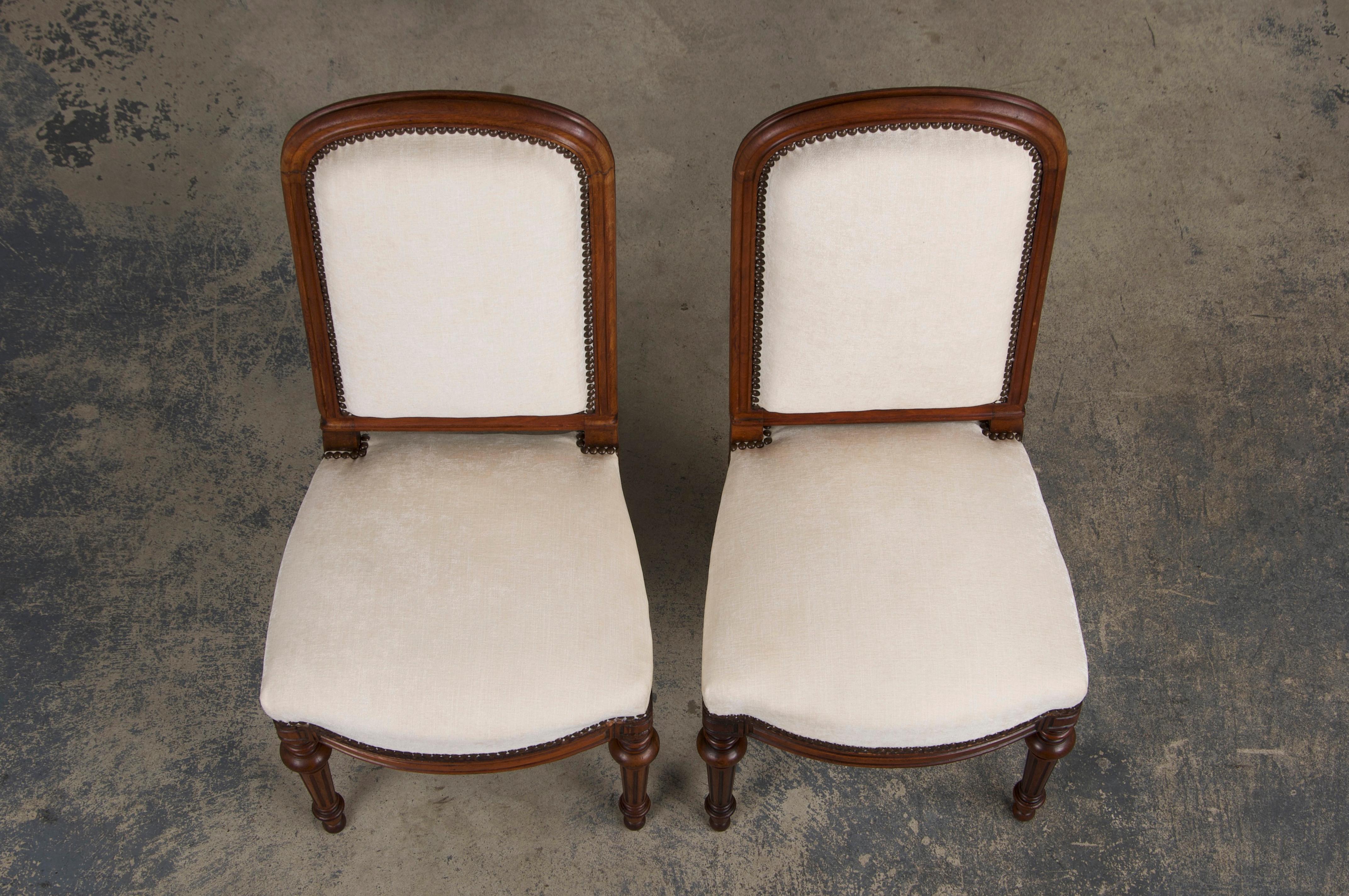 XIX secolo Antique French Napoleon III Style Walnut Dairs W/Cream Chenille-Set of 6 in vendita