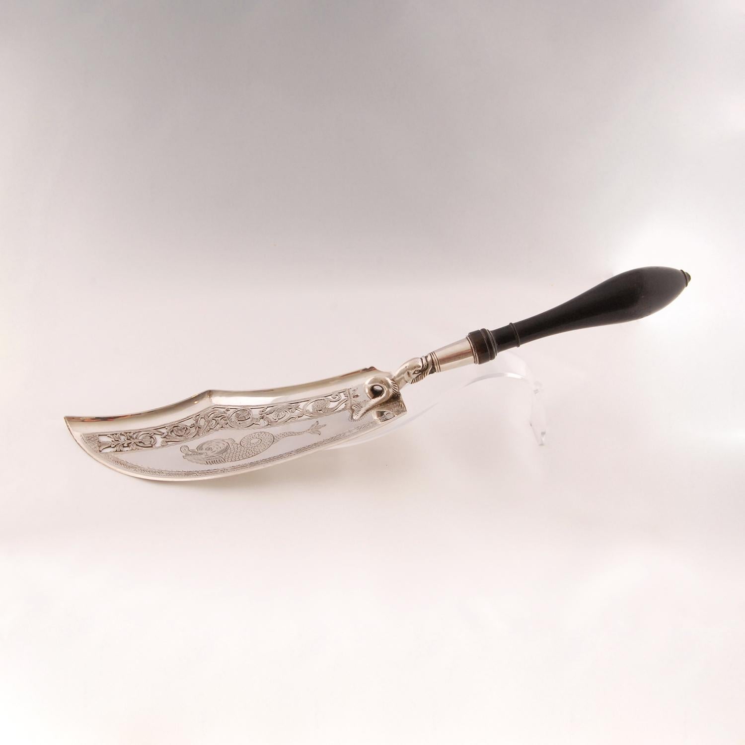 Antique French Napoleonic Sterling Silver Tableware Regency Empire Fish Slice In Good Condition For Sale In Wommelgem, VAN
