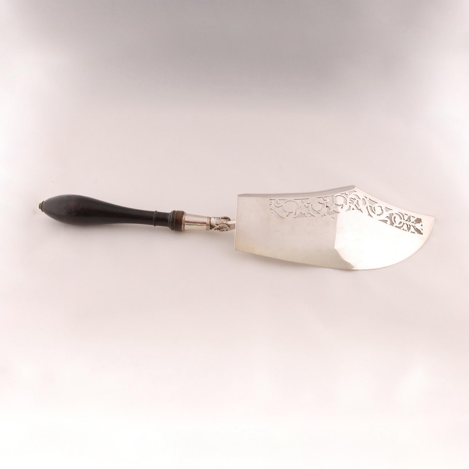 Antique French Napoleonic Sterling Silver Tableware Regency Empire Fish Slice For Sale 4