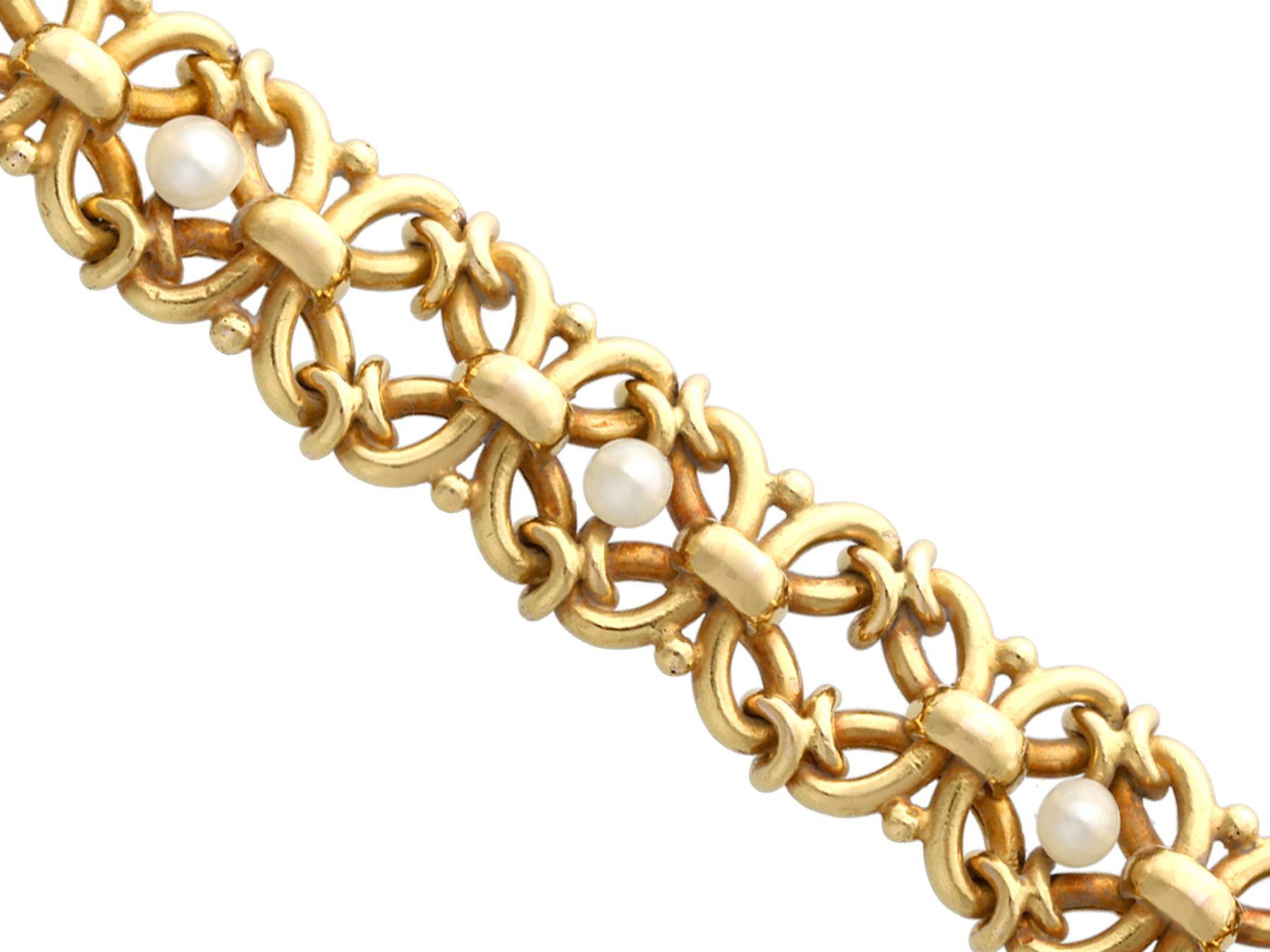 French Victorian Natural Pearl and Yellow Gold Bracelet  In Excellent Condition For Sale In Jesmond, Newcastle Upon Tyne