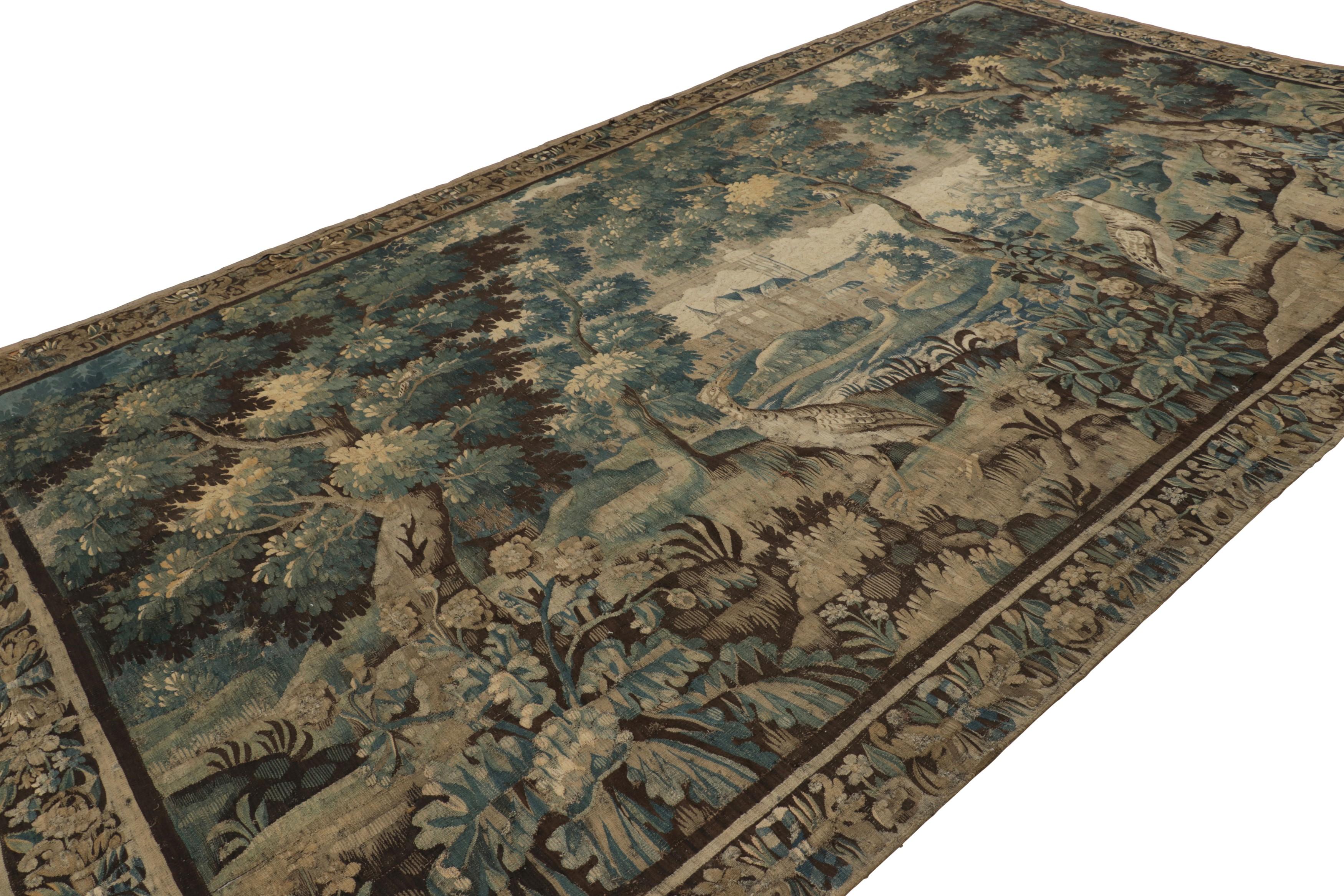 Antiguo Tapiz Pictórico de Aguja Francés en Azul y Tonos Crema - Rug & Kilim en Bueno estado para la venta en Long Island City, NY