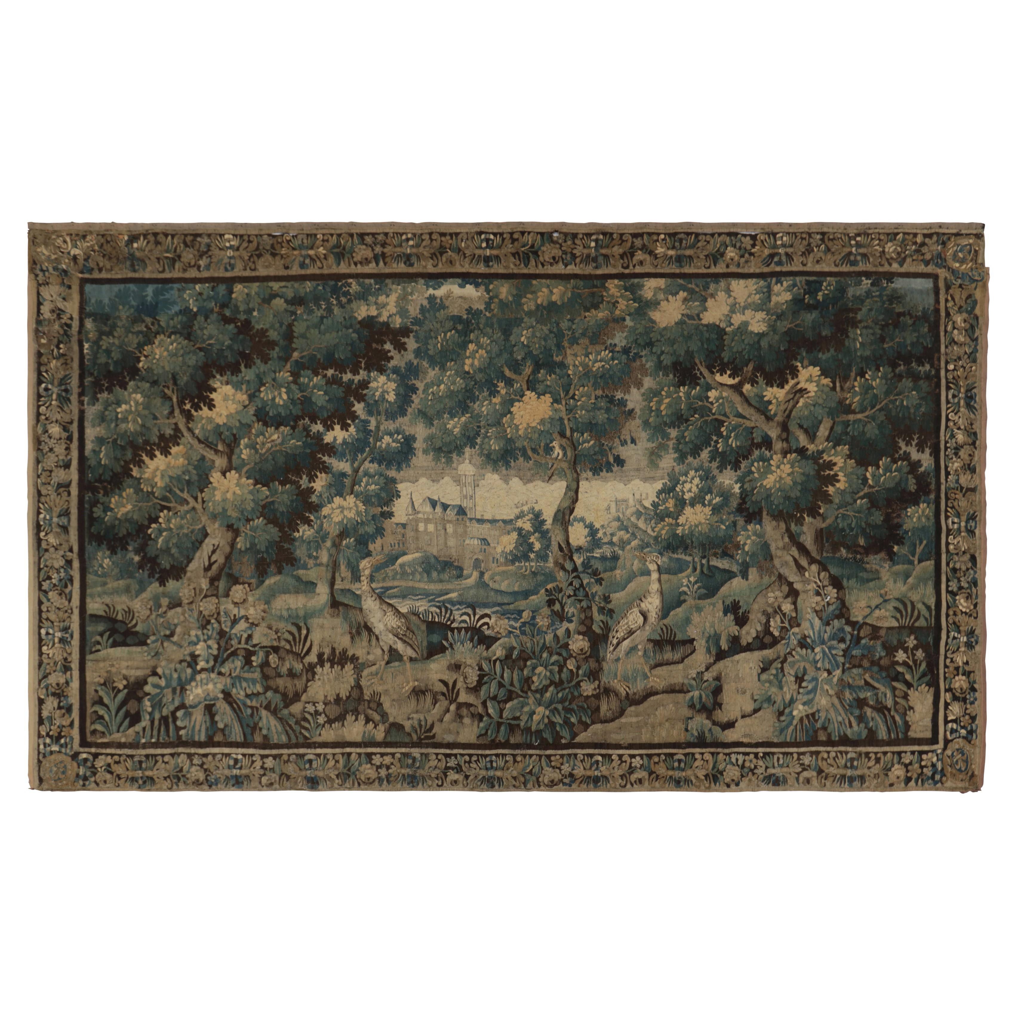 Antiguo Tapiz Pictórico de Aguja Francés en Azul y Tonos Crema - Rug & Kilim en venta