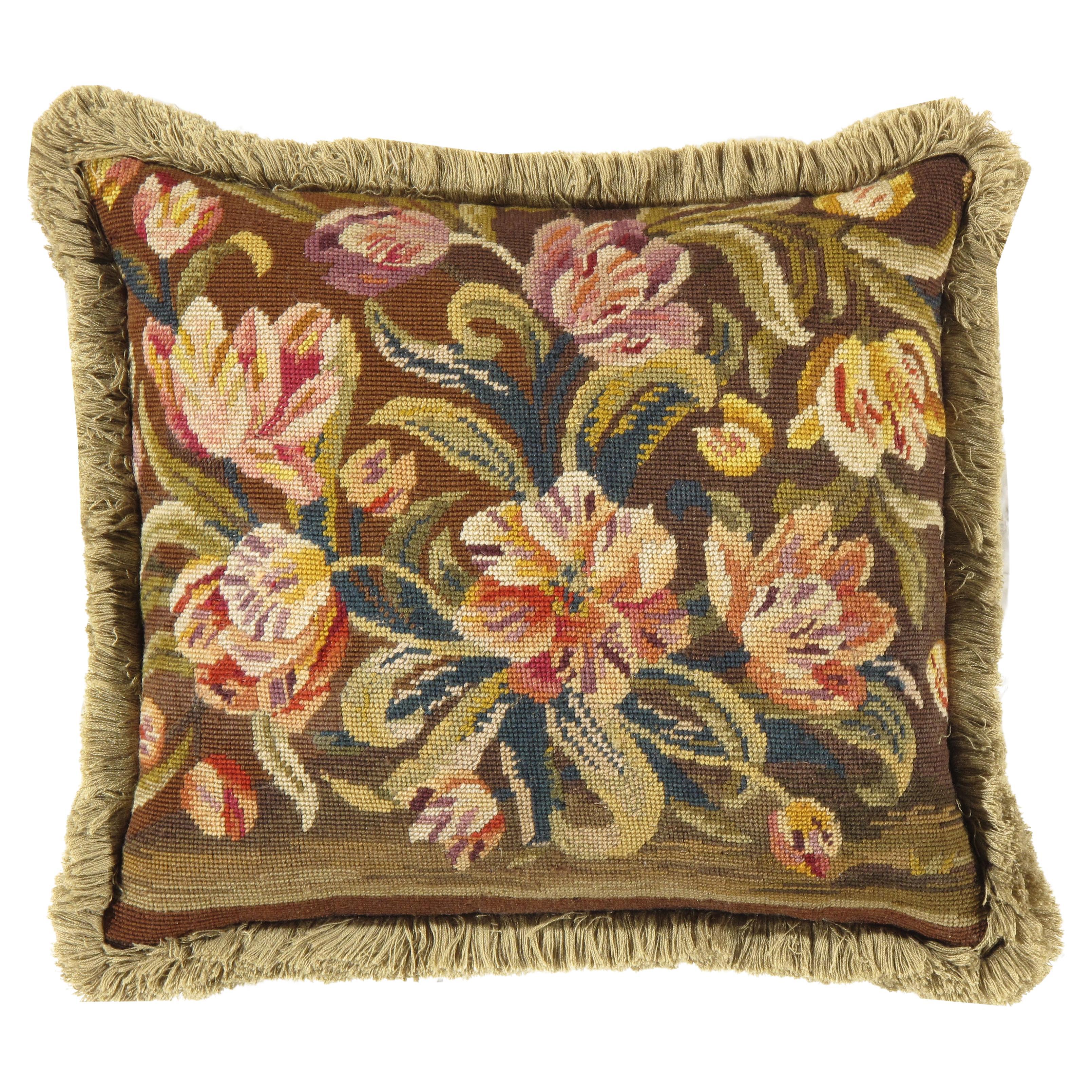 Coussin ancien en point de croix français  1'6x1'8 en vente