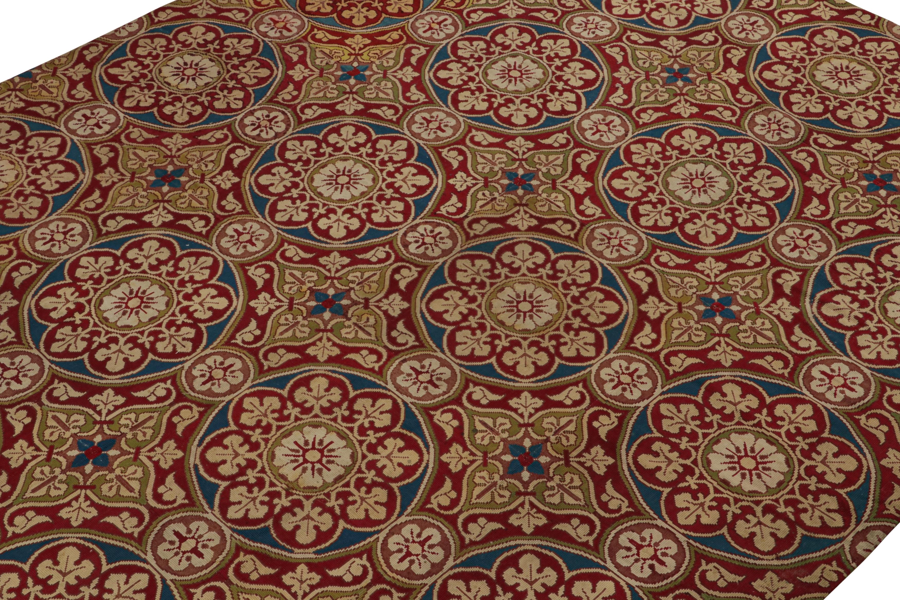 Antiker französischer Nadelspitze-Teppich in Rot mit Medaillons, von Rug & Kilim (Handgewebt) im Angebot