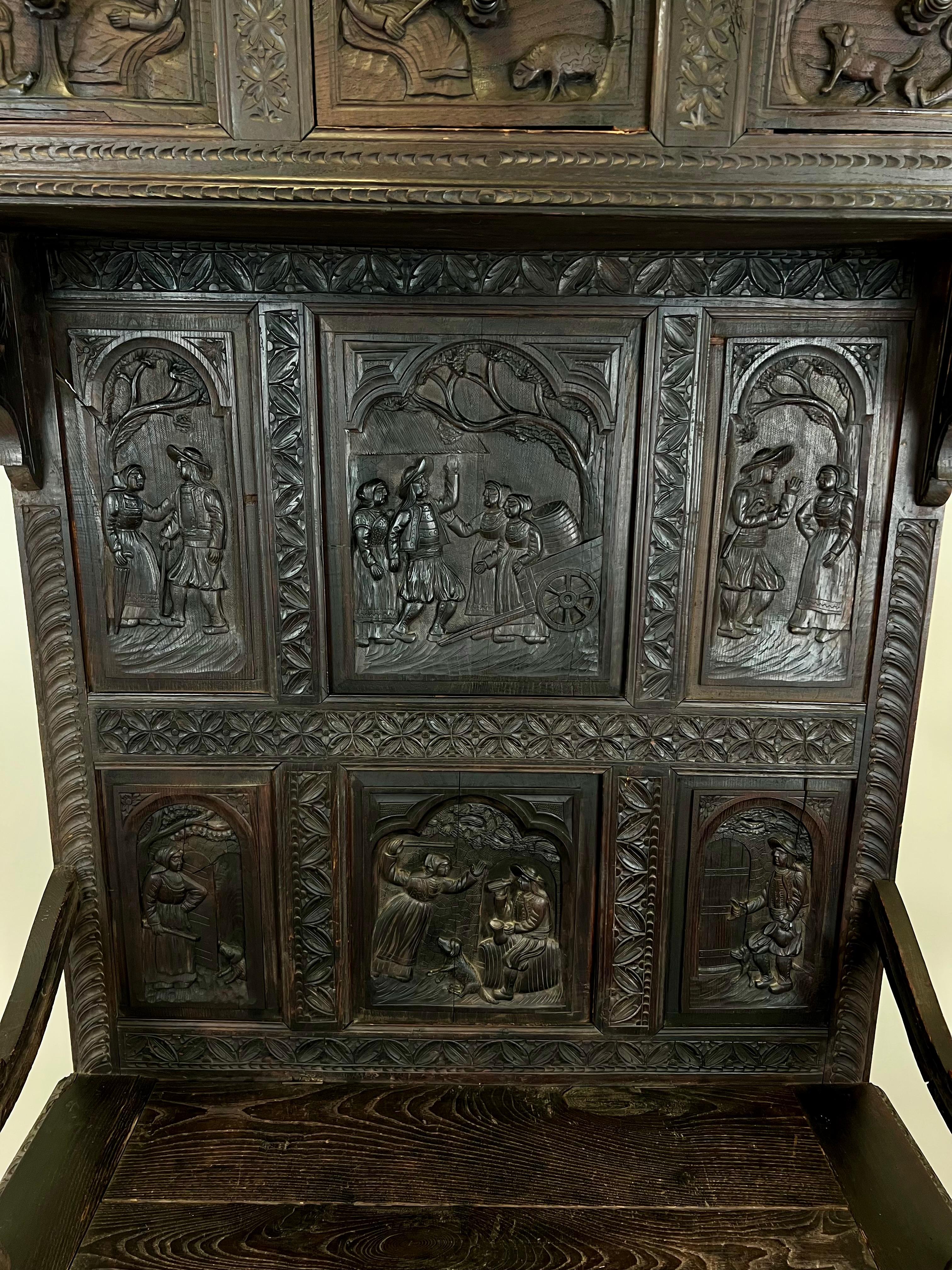 Antique French Neo-Gothic Black Walnut Monk's Bench c. Mitte des 19. Jahrhunderts im Zustand „Gut“ im Angebot in Westfield, MA