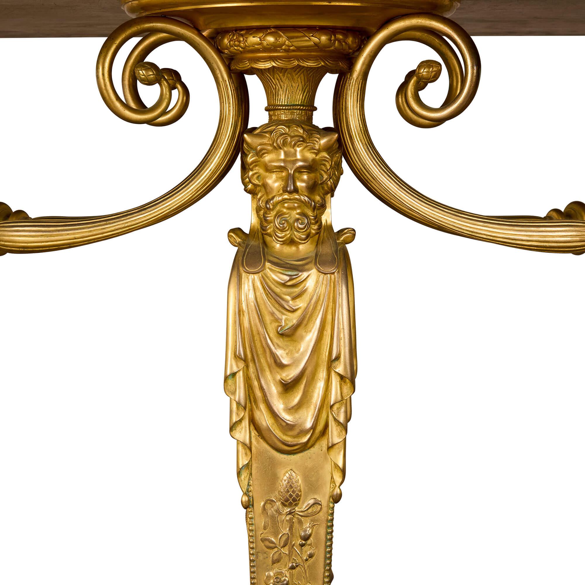 Calco Antique French Neo-Grec Tavolo da centro in marmo e bronzo dorato di Barbedienne in vendita