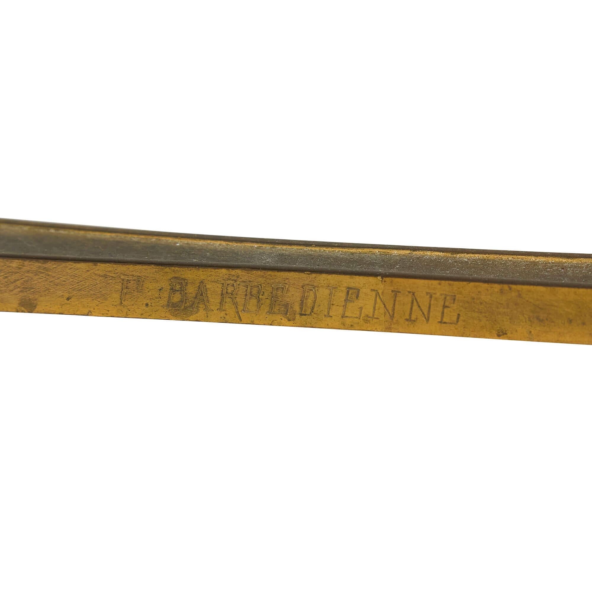 Similoro Antique French Neo-Grec Tavolo da centro in marmo e bronzo dorato di Barbedienne in vendita