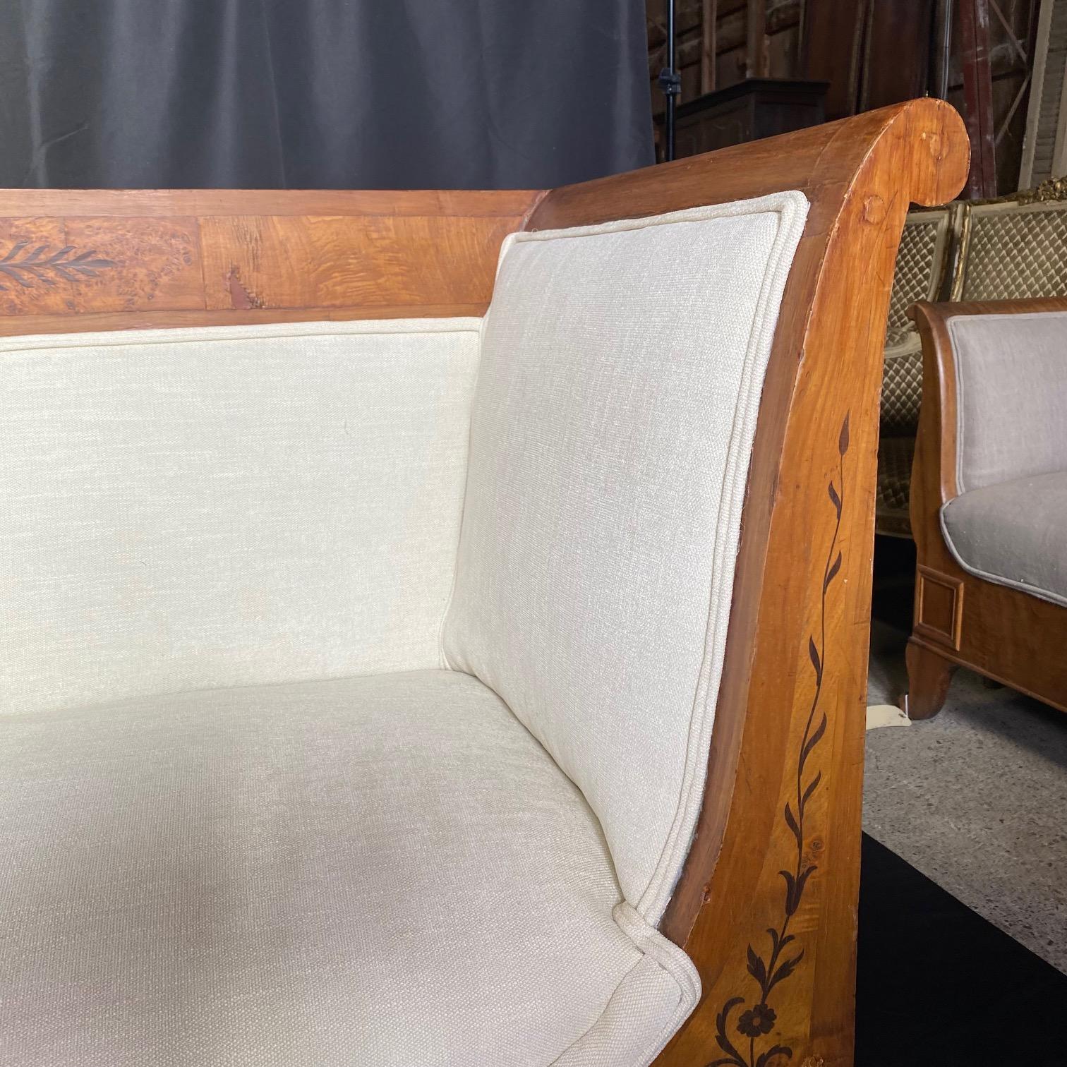 Canapé ancien français néoclassique de style Biedermeier en marqueterie de noyer ronceux en vente 7