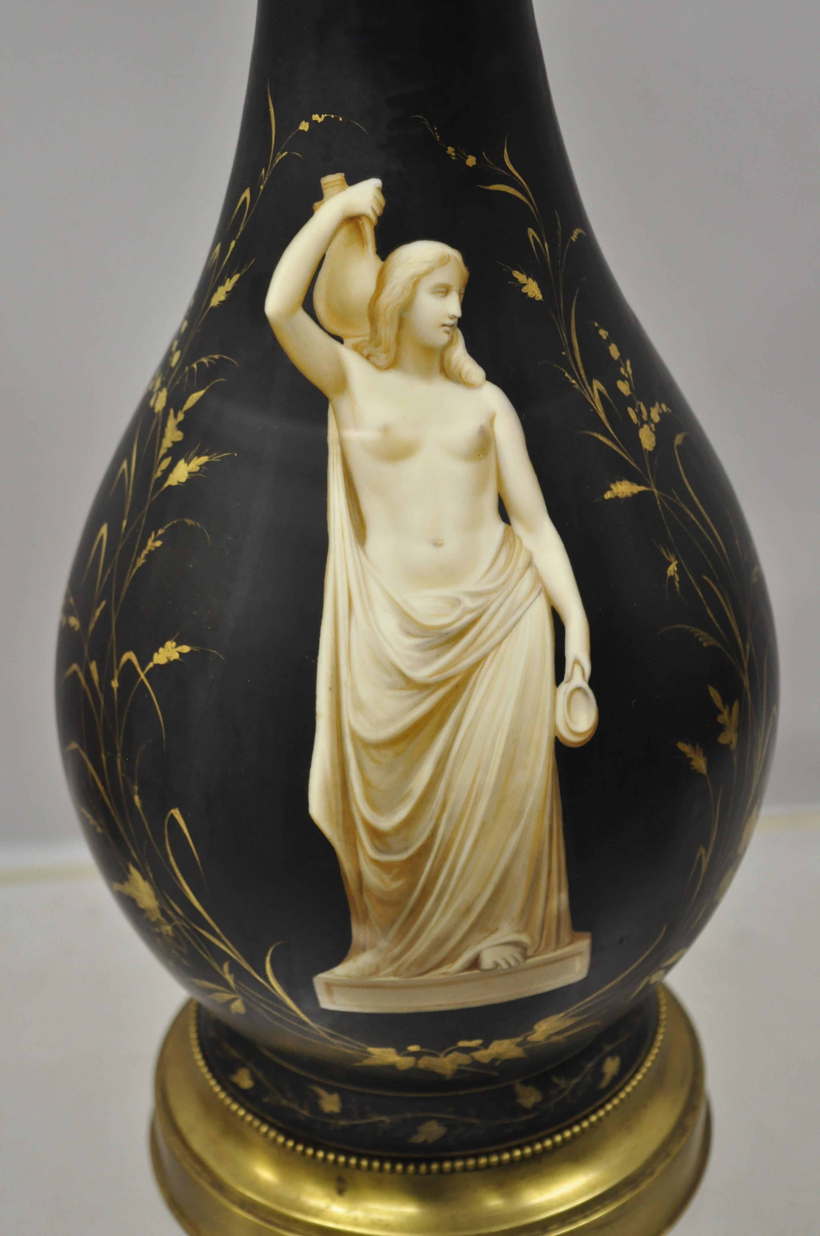 Antike französische neoklassizistische bauchige Tischlampen aus schwarzem Porzellan, klassisches Paar im Zustand „Gut“ im Angebot in Philadelphia, PA