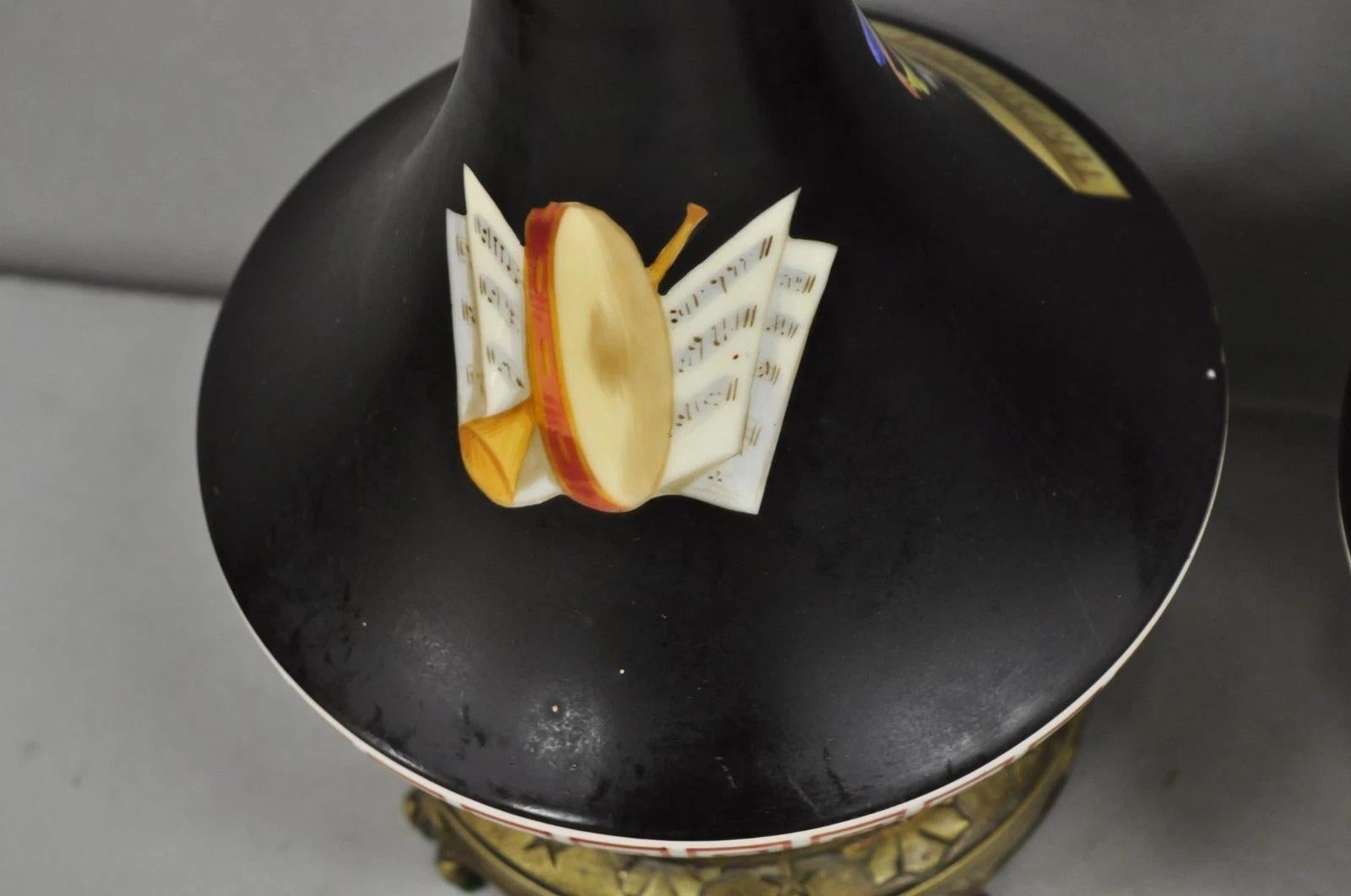 Antiguas Lámparas de Mesa Neoclásicas Francesas Pintadas de Bronce y Porcelana Negra - Pareja en venta 5
