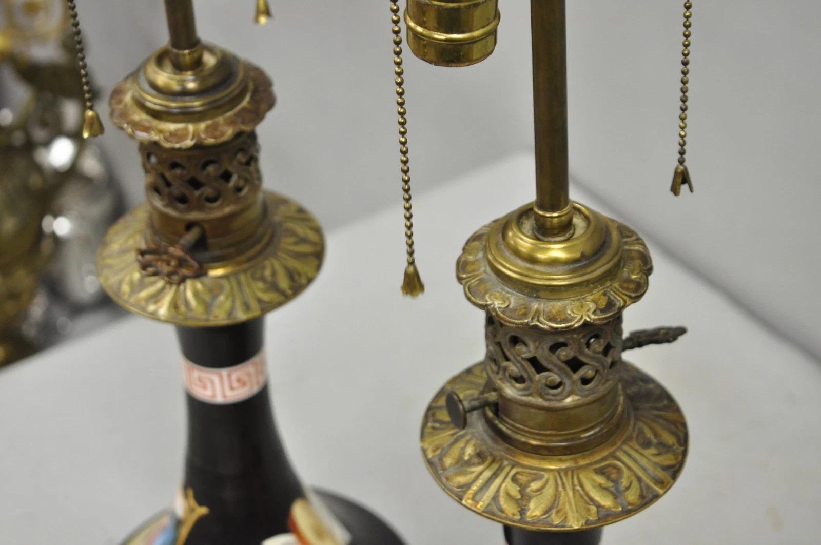 Antiguas Lámparas de Mesa Neoclásicas Francesas Pintadas de Bronce y Porcelana Negra - Pareja en venta 9