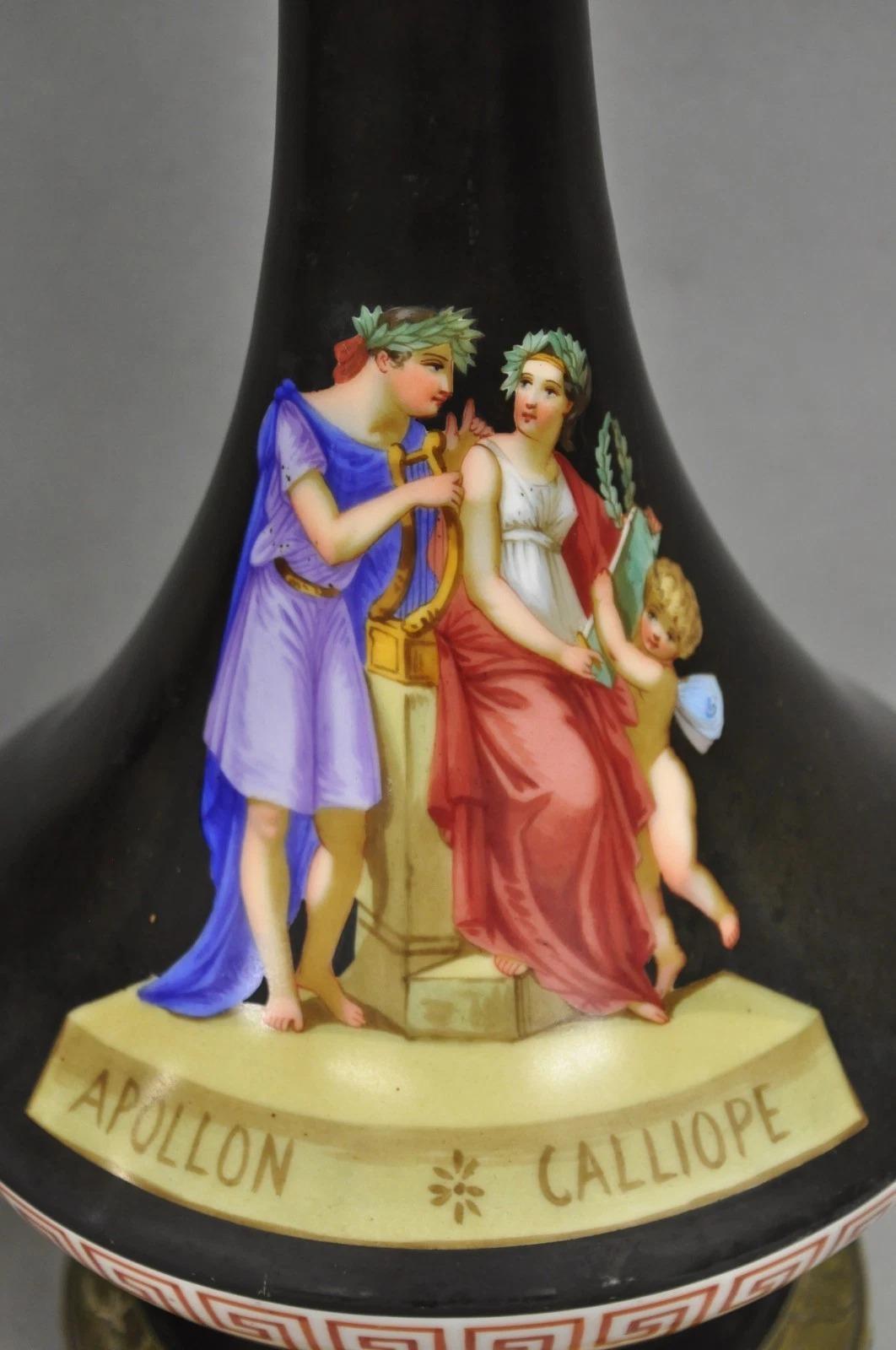 Antiguas Lámparas de Mesa Neoclásicas Francesas Pintadas de Bronce y Porcelana Negra - Pareja en Bueno estado para la venta en Philadelphia, PA