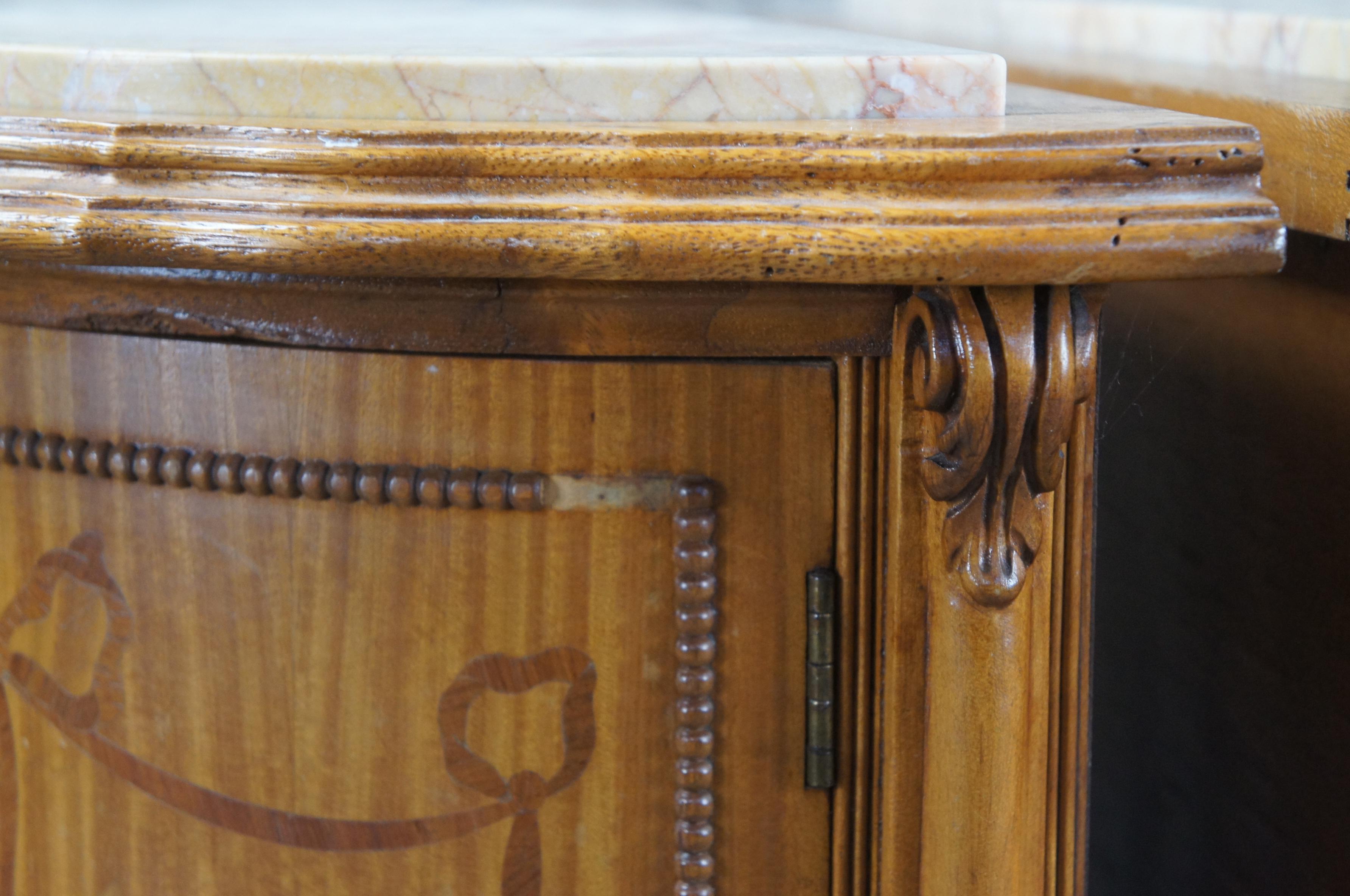 Antique French Neoclassical Demilune Satinwood Marble Cabinet Mesas Auxiliares en venta 4