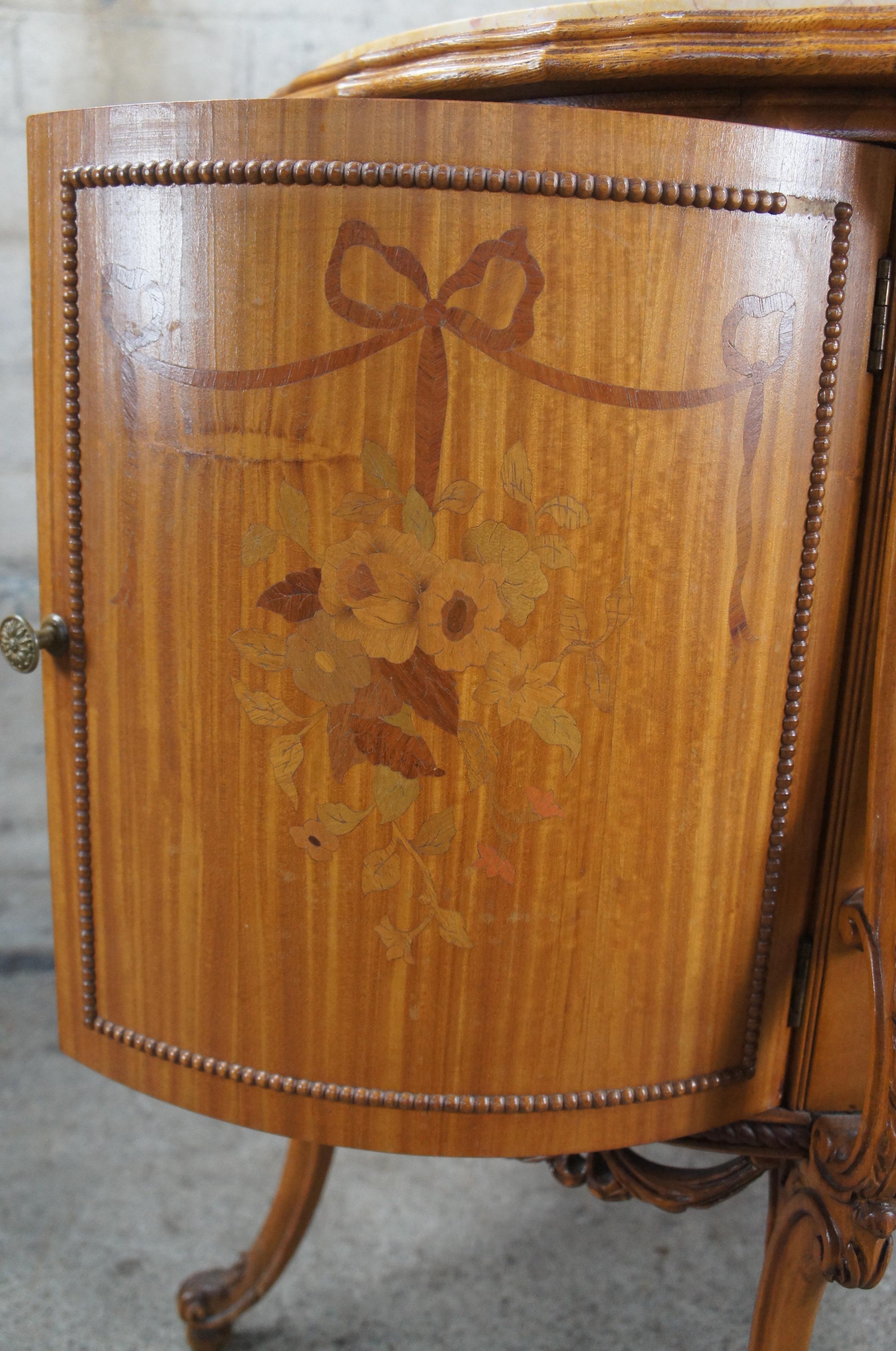Antique French Neoclassical Demilune Satinwood Marble Cabinet Mesas Auxiliares en venta 5