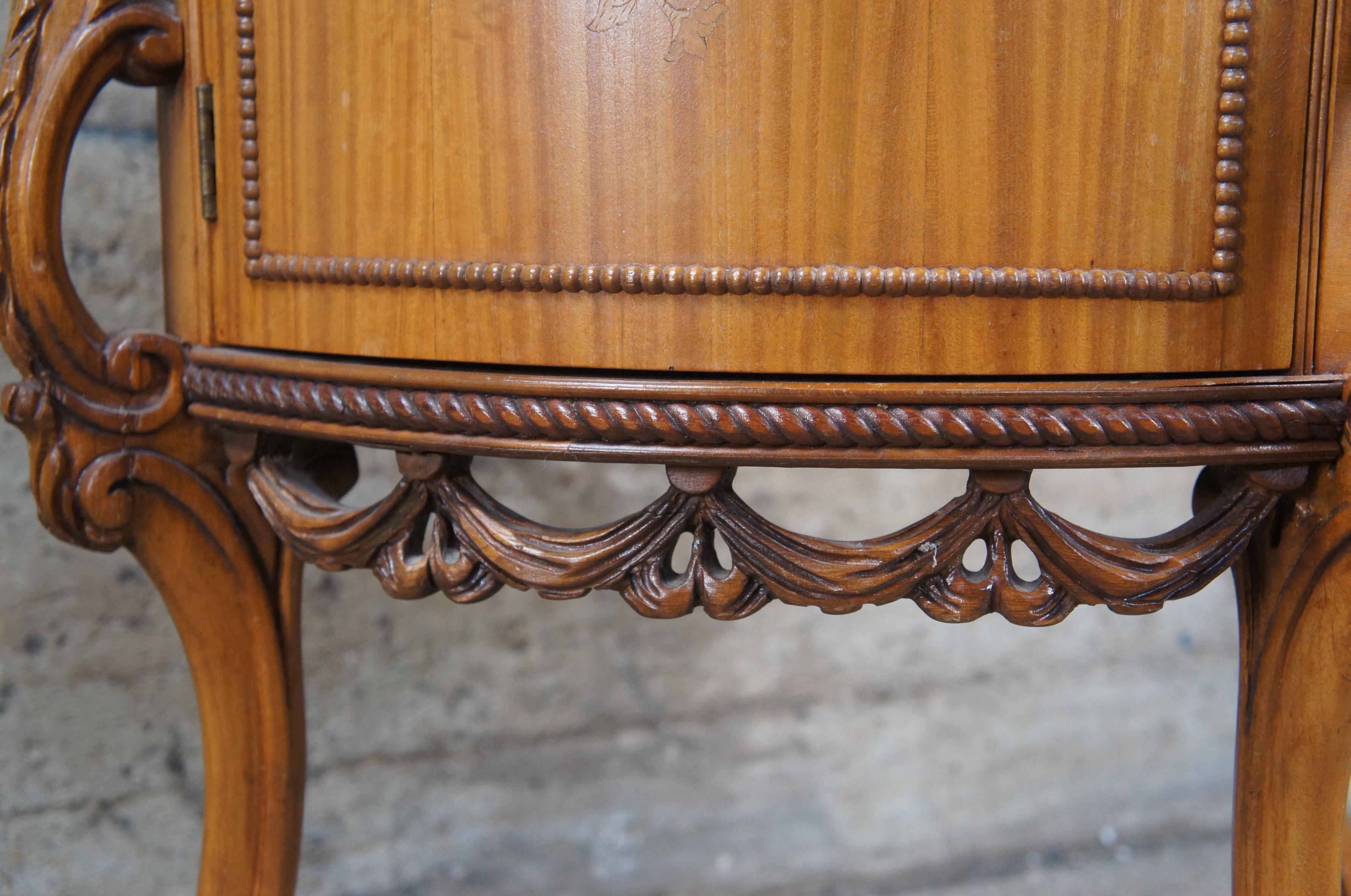 Antique French Neoclassical Demilune Satinwood Marble Cabinet Mesas Auxiliares en venta 1