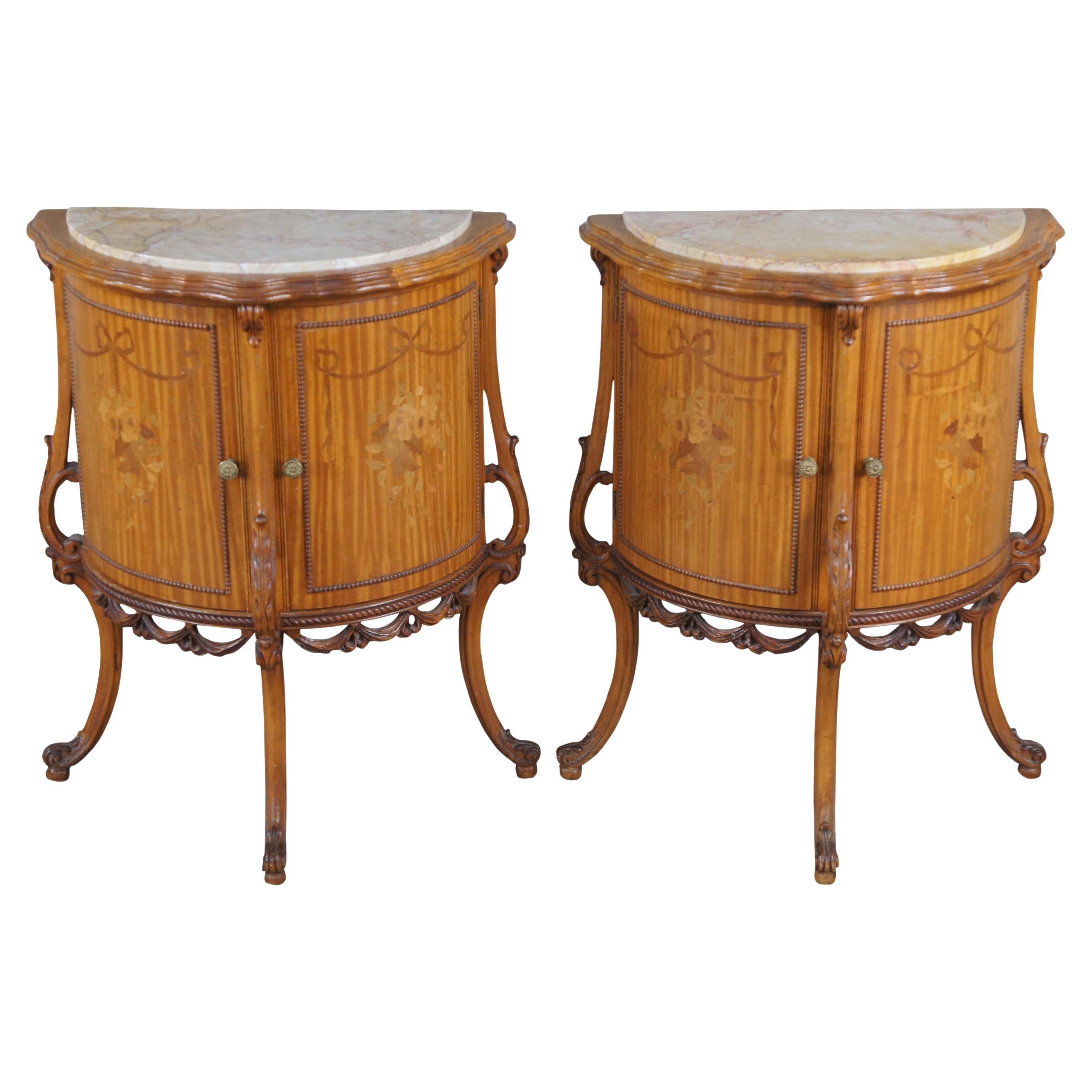 Antique French Neoclassical Demilune Satinwood Marble Cabinet Mesas Auxiliares en venta