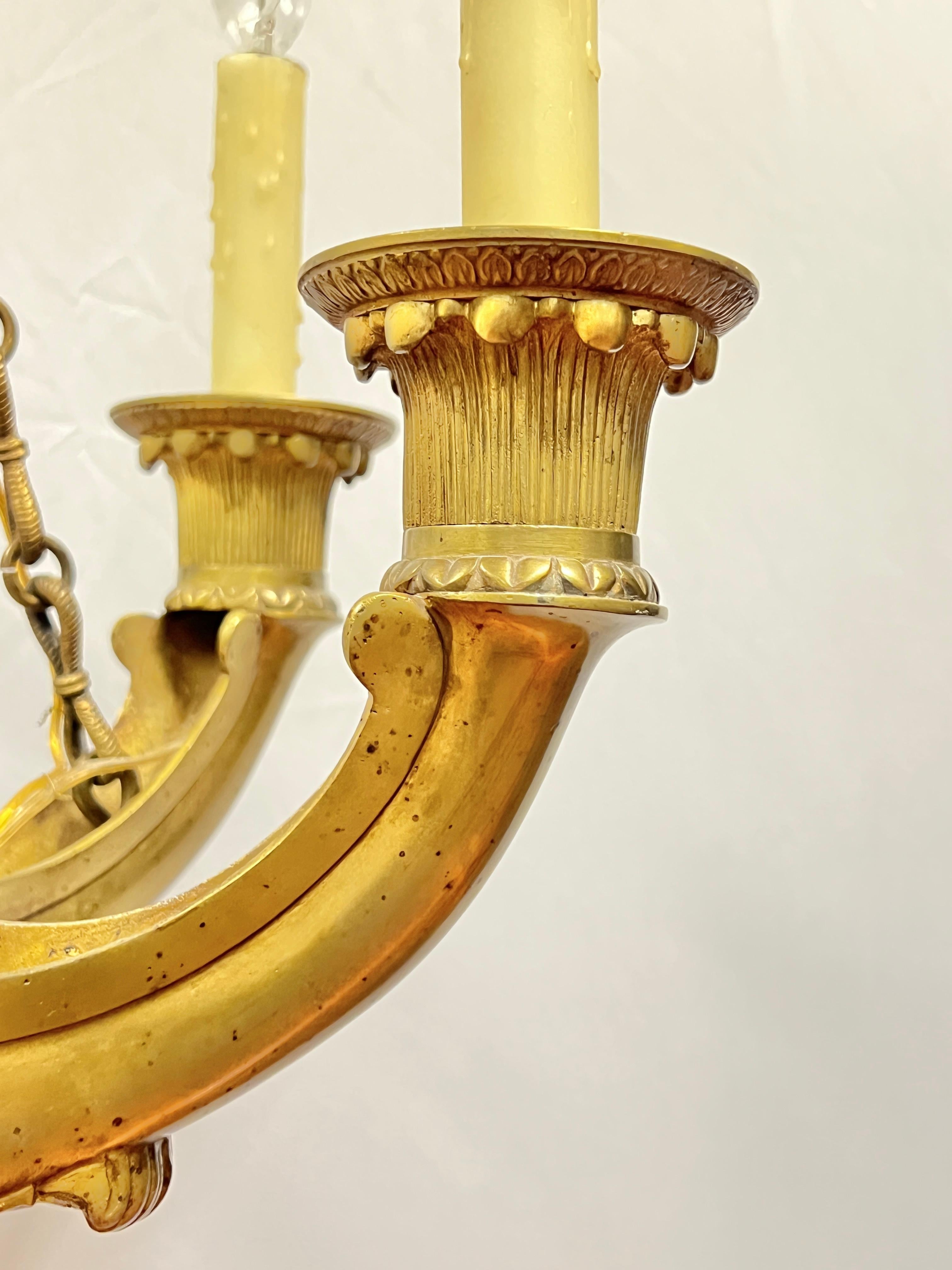 Antique French Neoclassical Empire Style 8-Light Bronze Kronleuchter im Zustand „Gut“ im Angebot in New York, NY