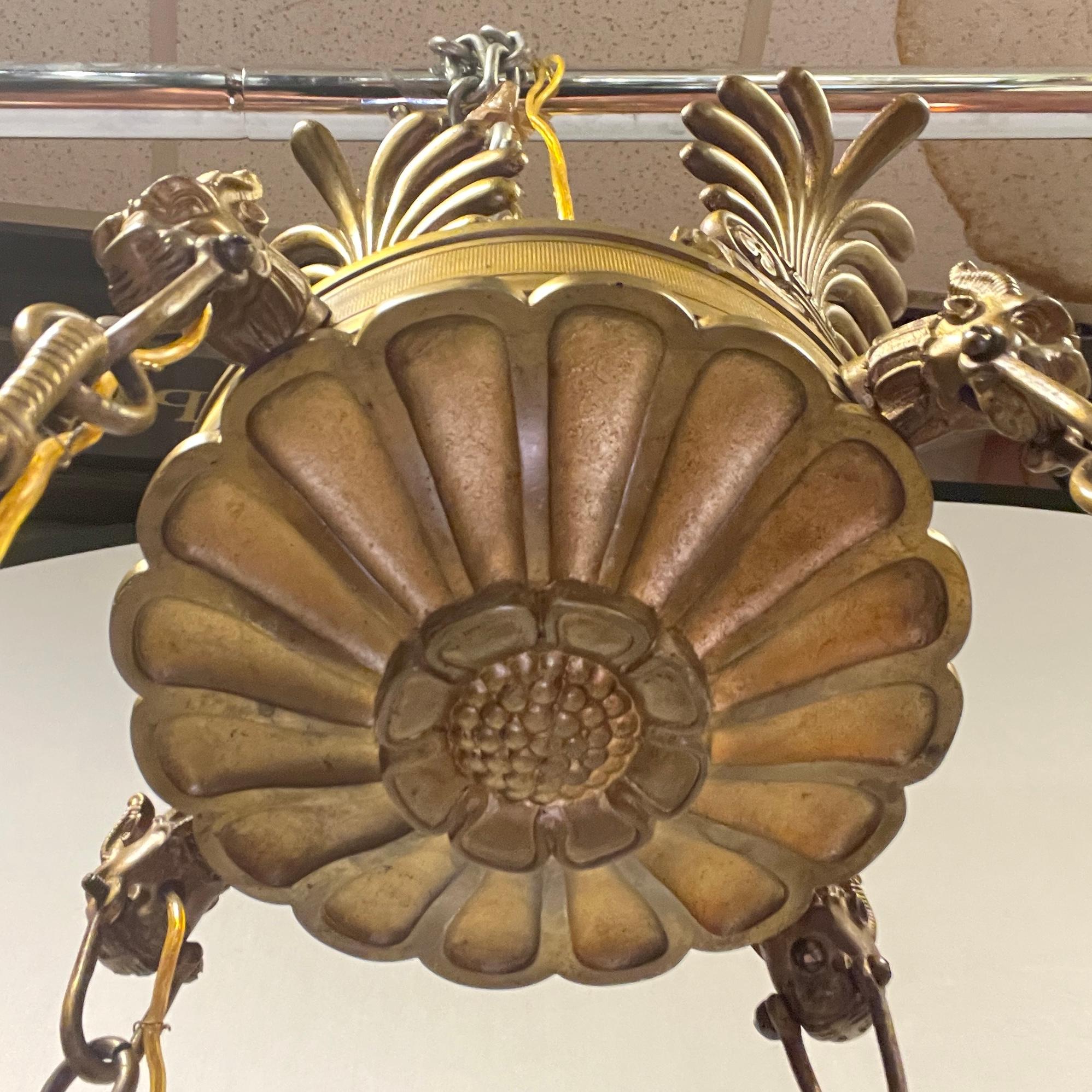 Antique French Neoclassical Empire Style 8-Light Bronze Kronleuchter im Angebot 2