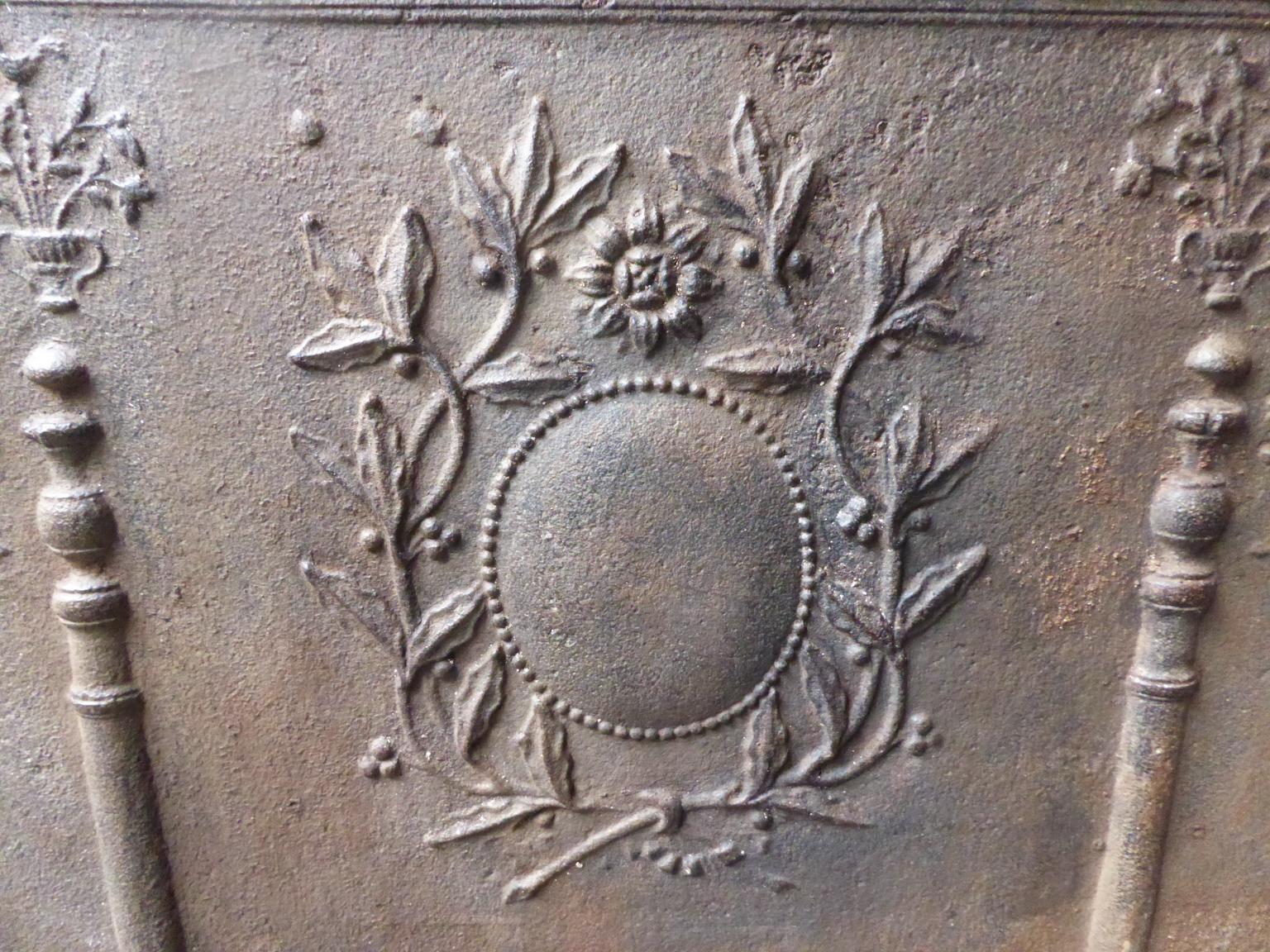 Antique French Neoclassical Fireback, 18th-19th Century In Good Condition In Amerongen, NL