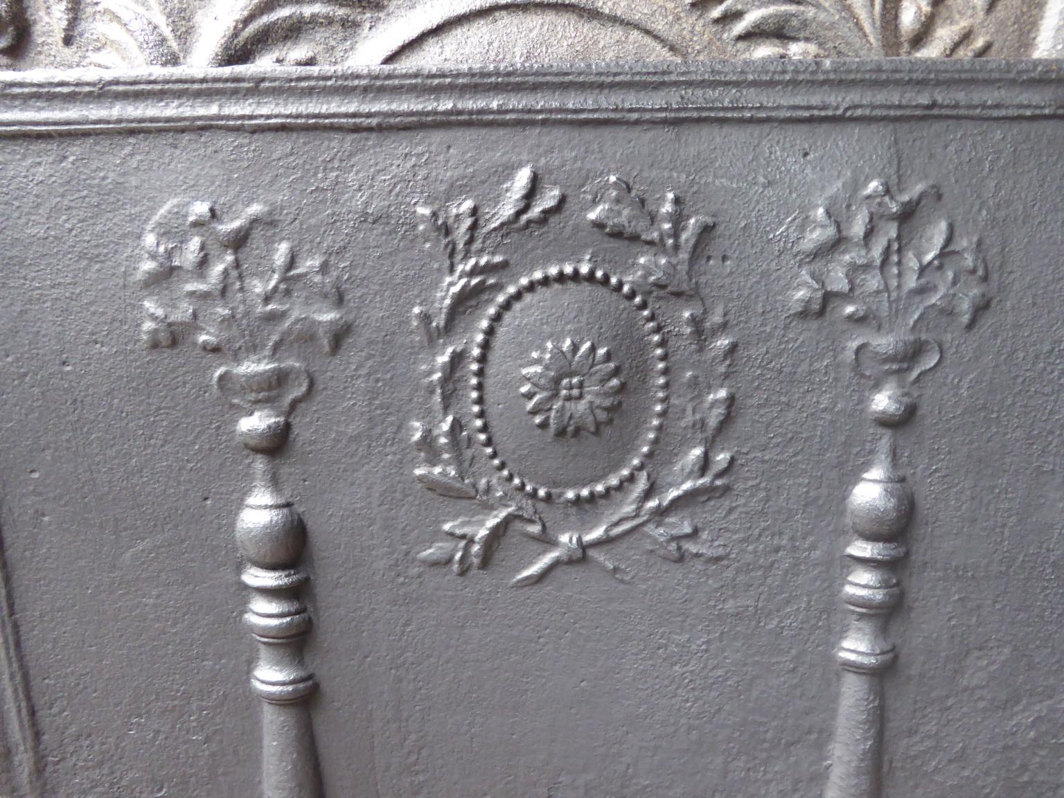 Antique French Neoclassical Fireback, 18th-19th Century In Good Condition In Amerongen, NL