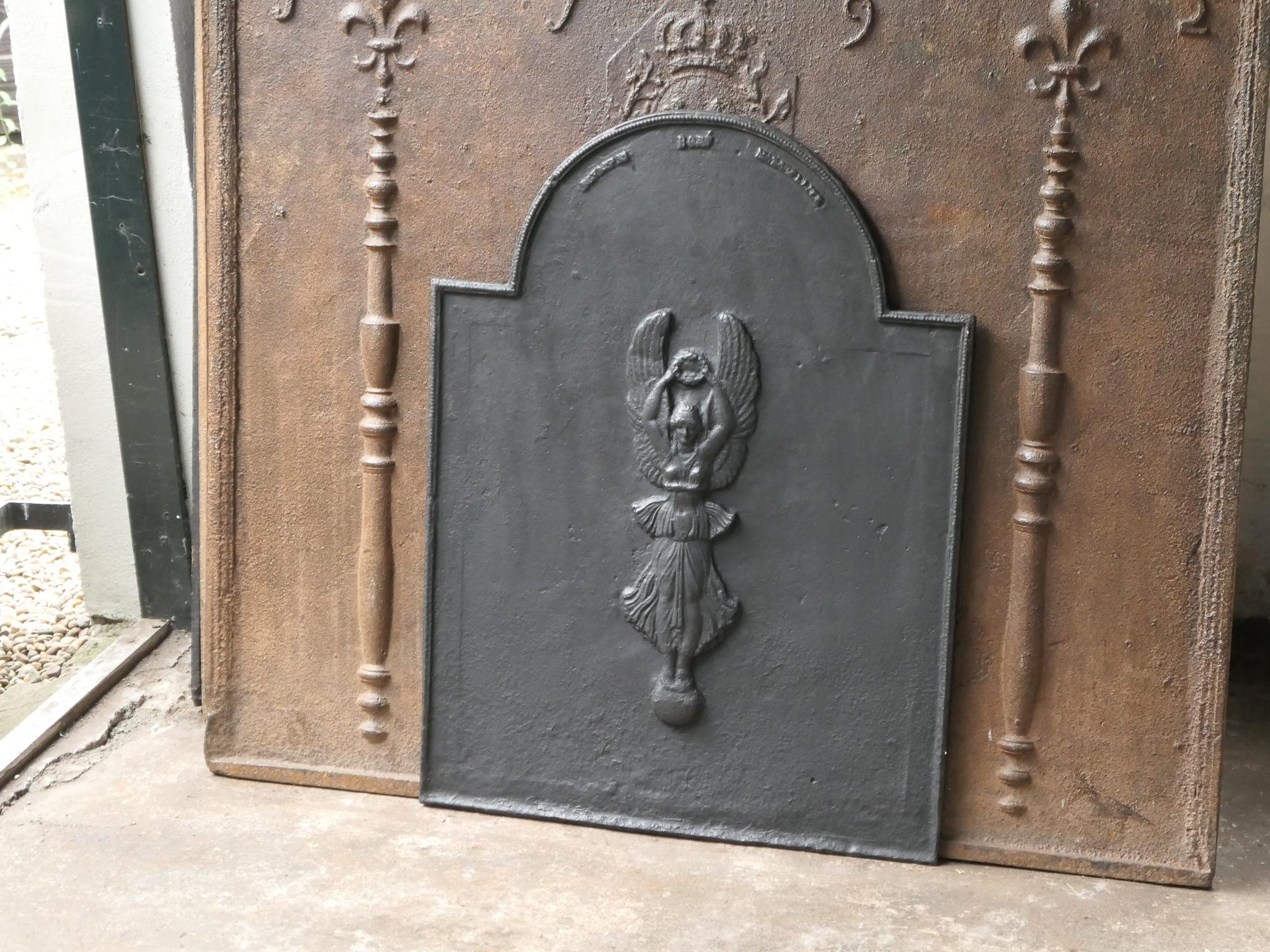 Antique French Neoclassical Fireback / Backsplash, 18th-19th Century In Good Condition For Sale In Amerongen, NL