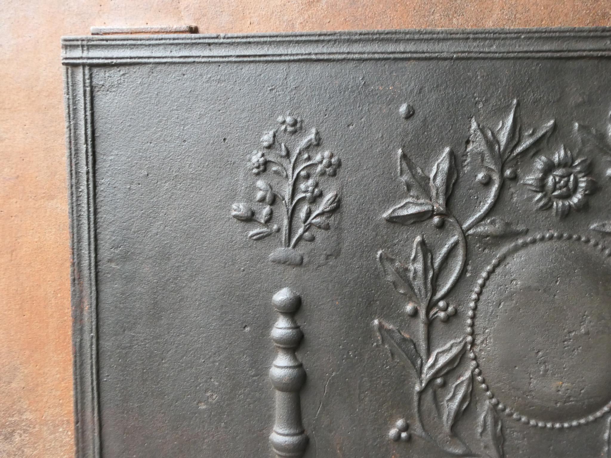 Antique French Neoclassical Fireback / Backsplash, 18th - 19th Century In Good Condition For Sale In Amerongen, NL