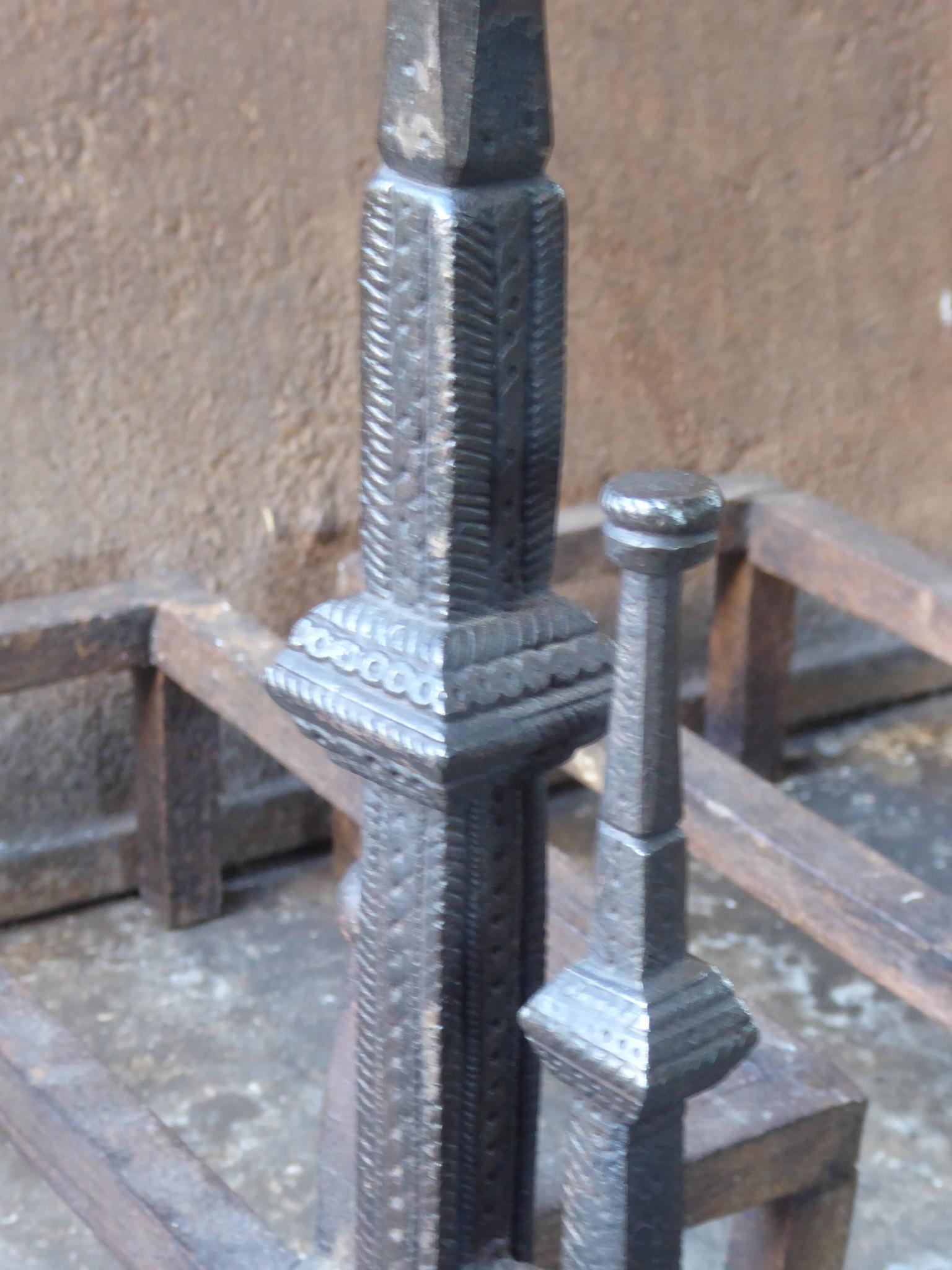 Fer forgé Ancienne grille de cheminée néoclassique française, grille de cheminée, 18ème-19ème siècle en vente
