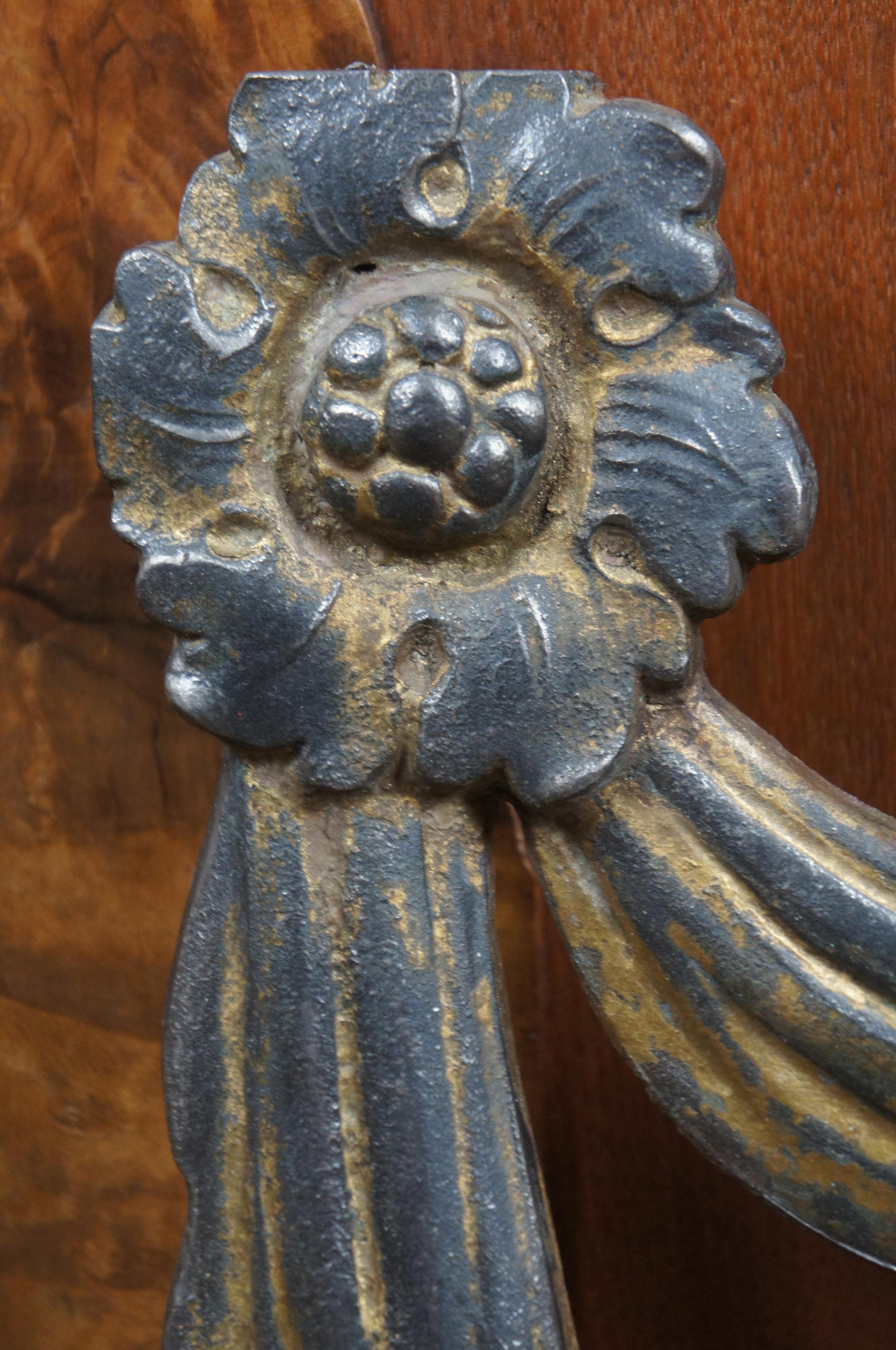 Antique French Neoclassical Iron Fleur de Lis Reclaimed Screen Wall Plaque 3