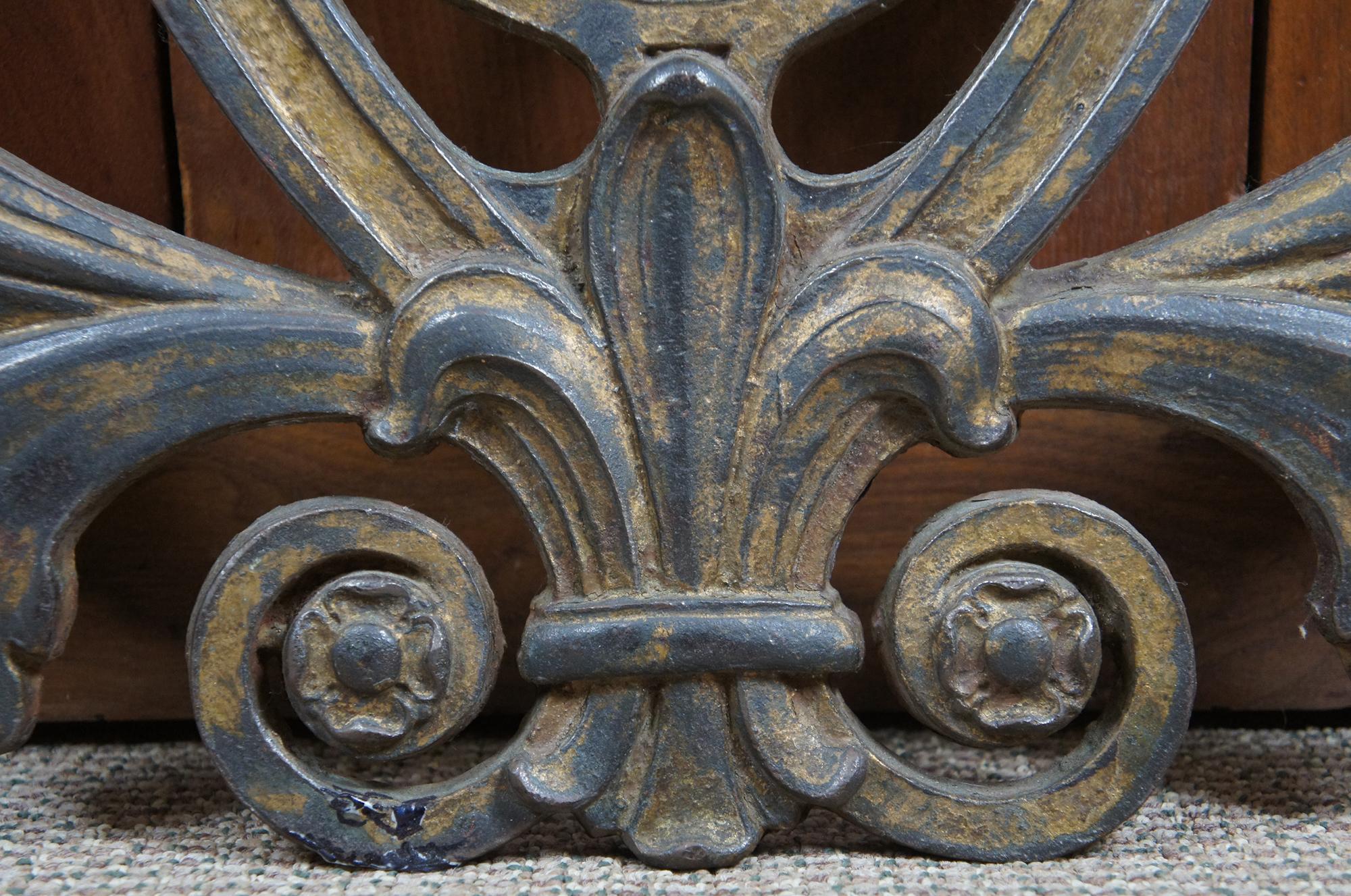 Antique French Neoclassical Iron Fleur de Lis Reclaimed Screen Wall Plaque 4