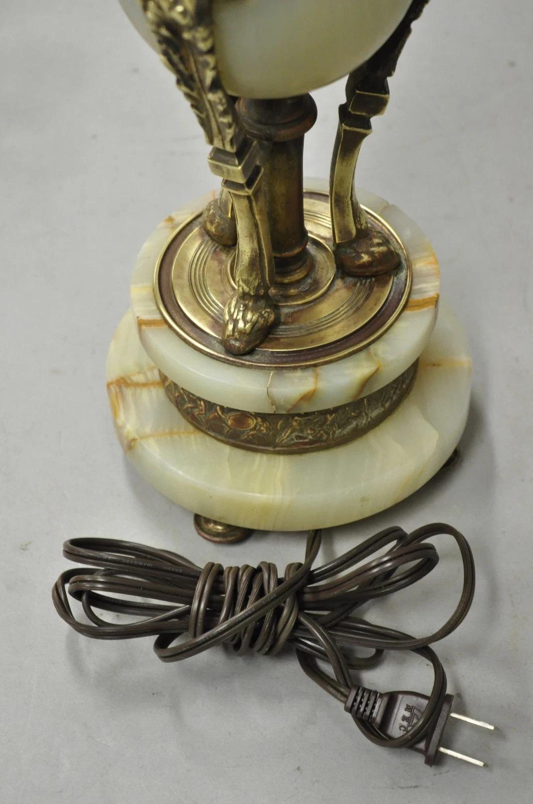 Antique French Neoclassical Louis XV Onyx Urn Figural Bronze Cherub Table Lamp For Sale 6