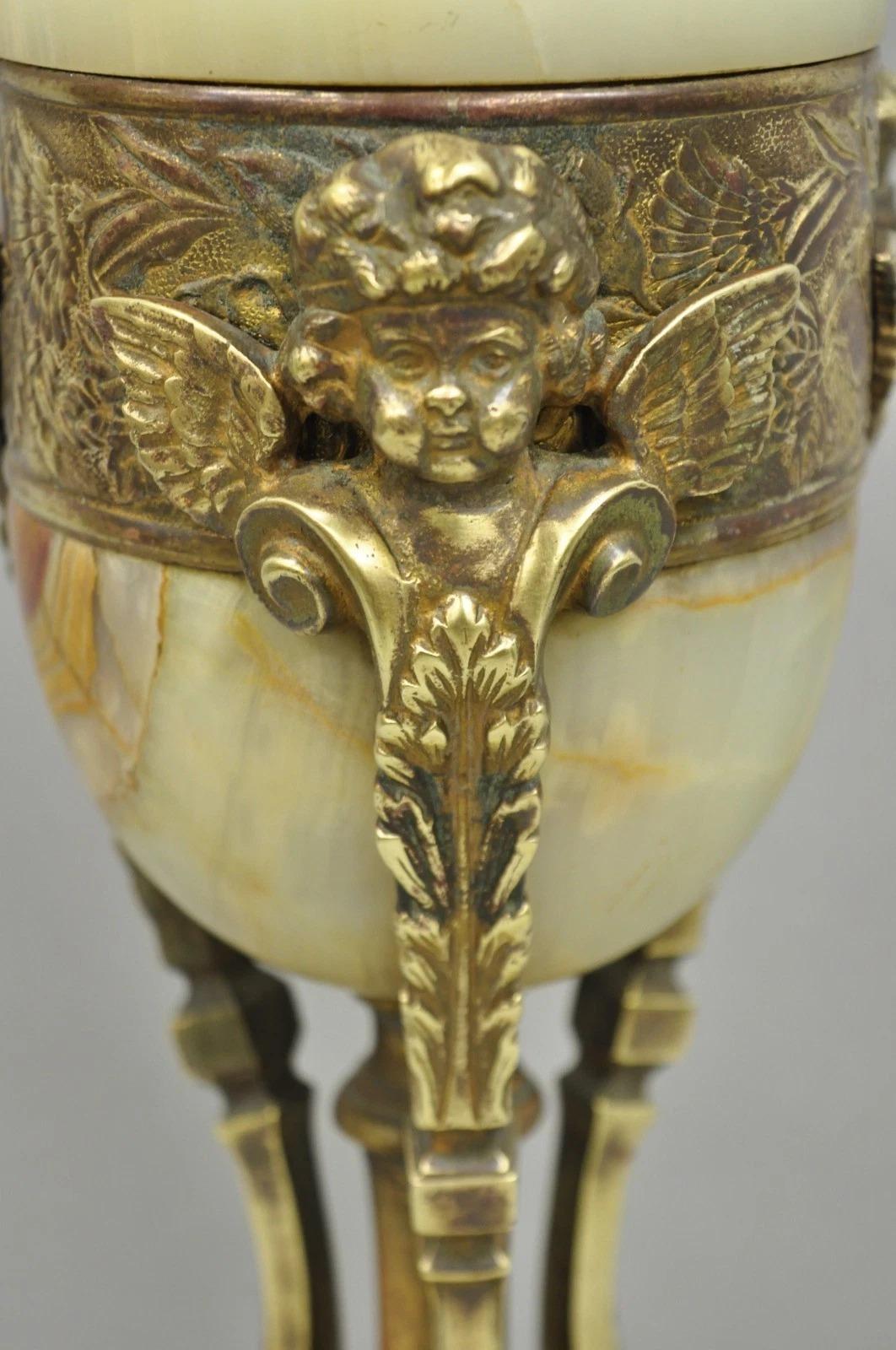 Antique French Neoclassical Louis XV Onyx Urn Figural Bronze Cherub Table Lamp For Sale 8
