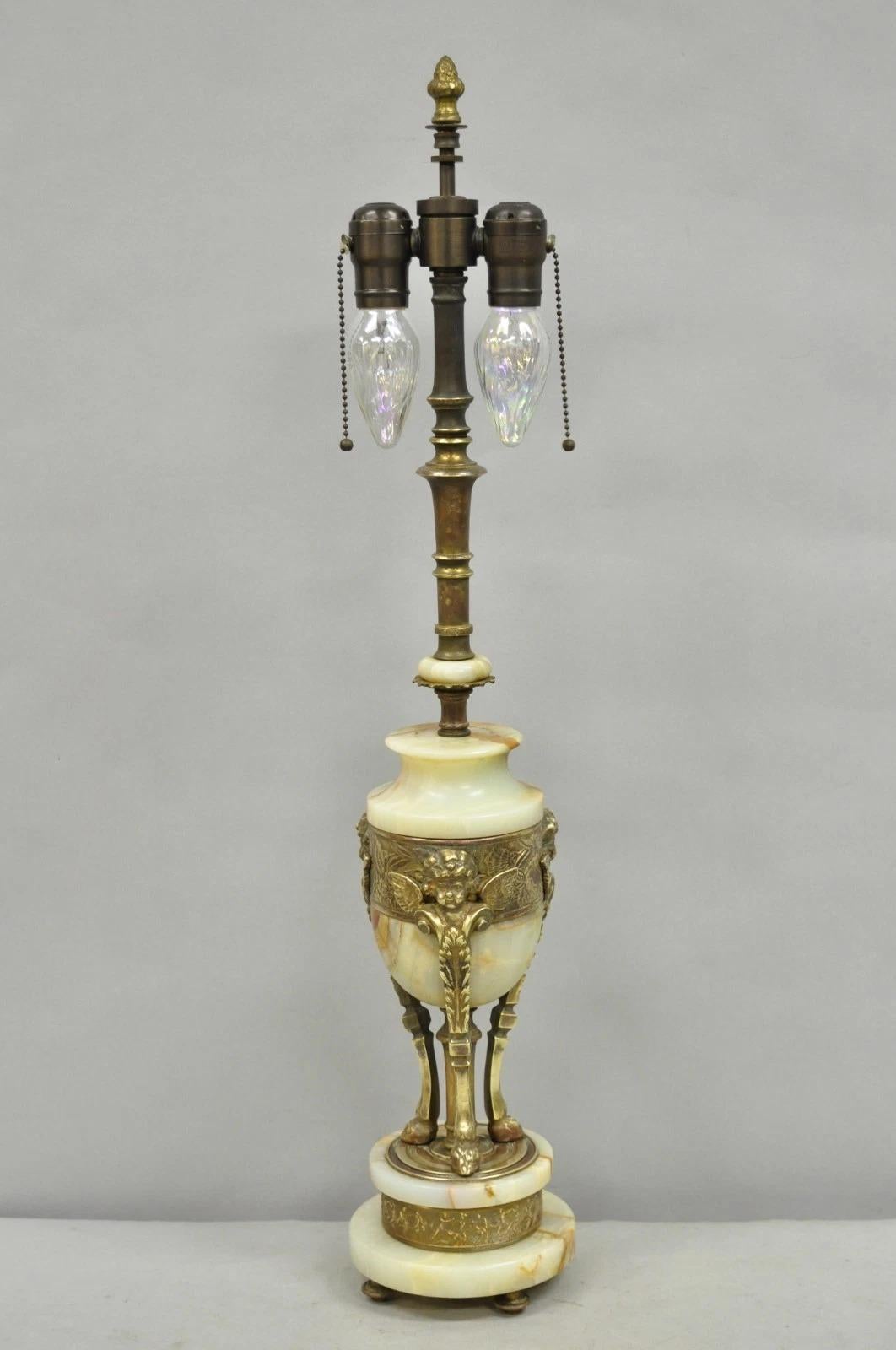Antique French Neoclassical Louis XV Onyx Urn Figural Bronze Cherub Table Lamp For Sale 10