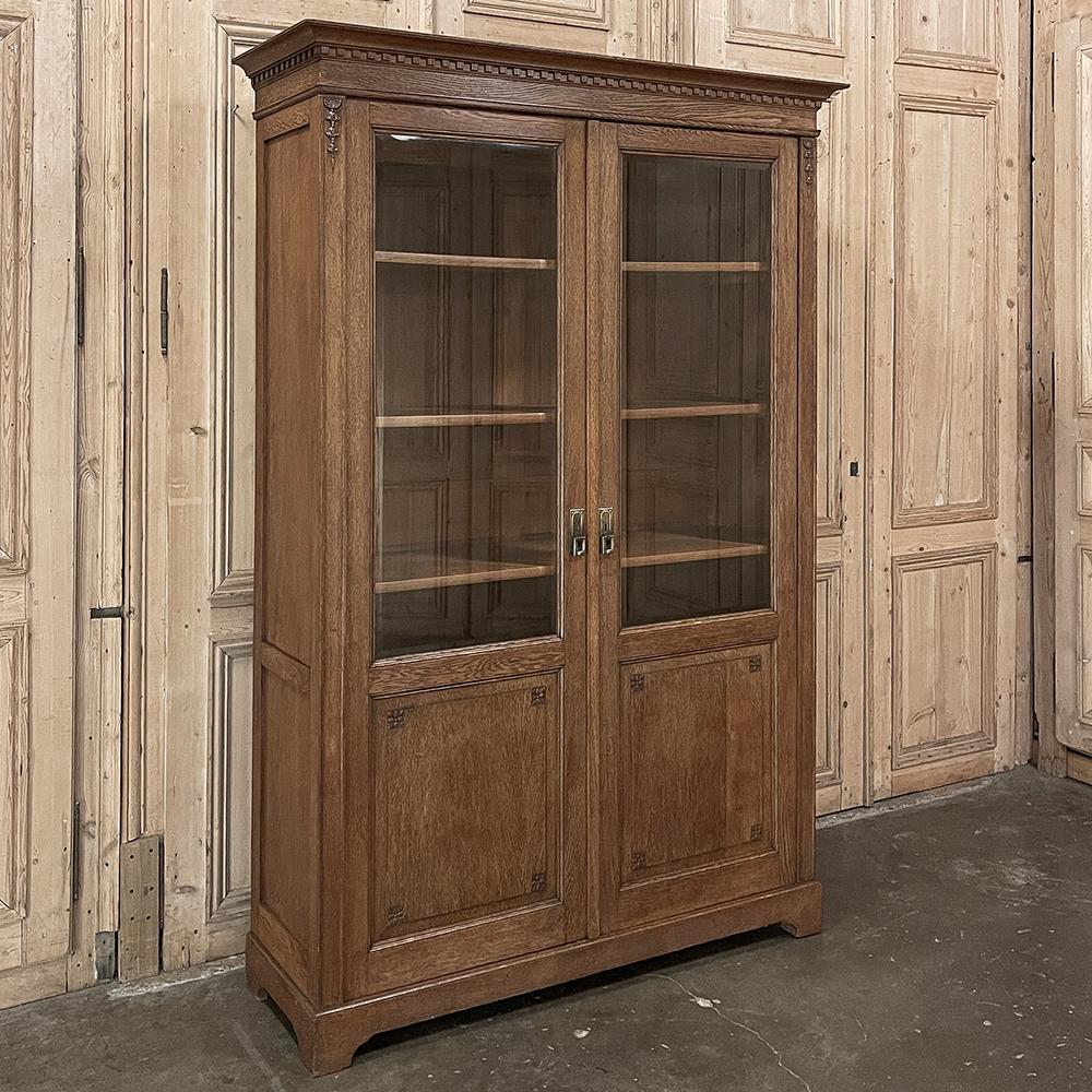 Antique French Neoclassical Louis XVI Oak Bookcase is a fantastic find, perfect for blending with a wide variety of interior decorating themes, even modern and casual!  The tailored, rectilinear architecture was inspired by ancient Greek and Roman