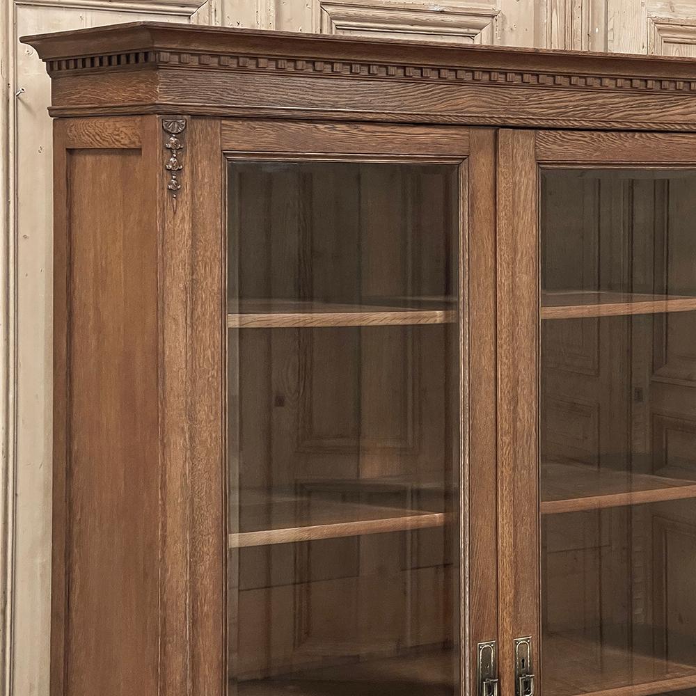 Antique French Neoclassical Louis XVI Oak Bookcase For Sale 3