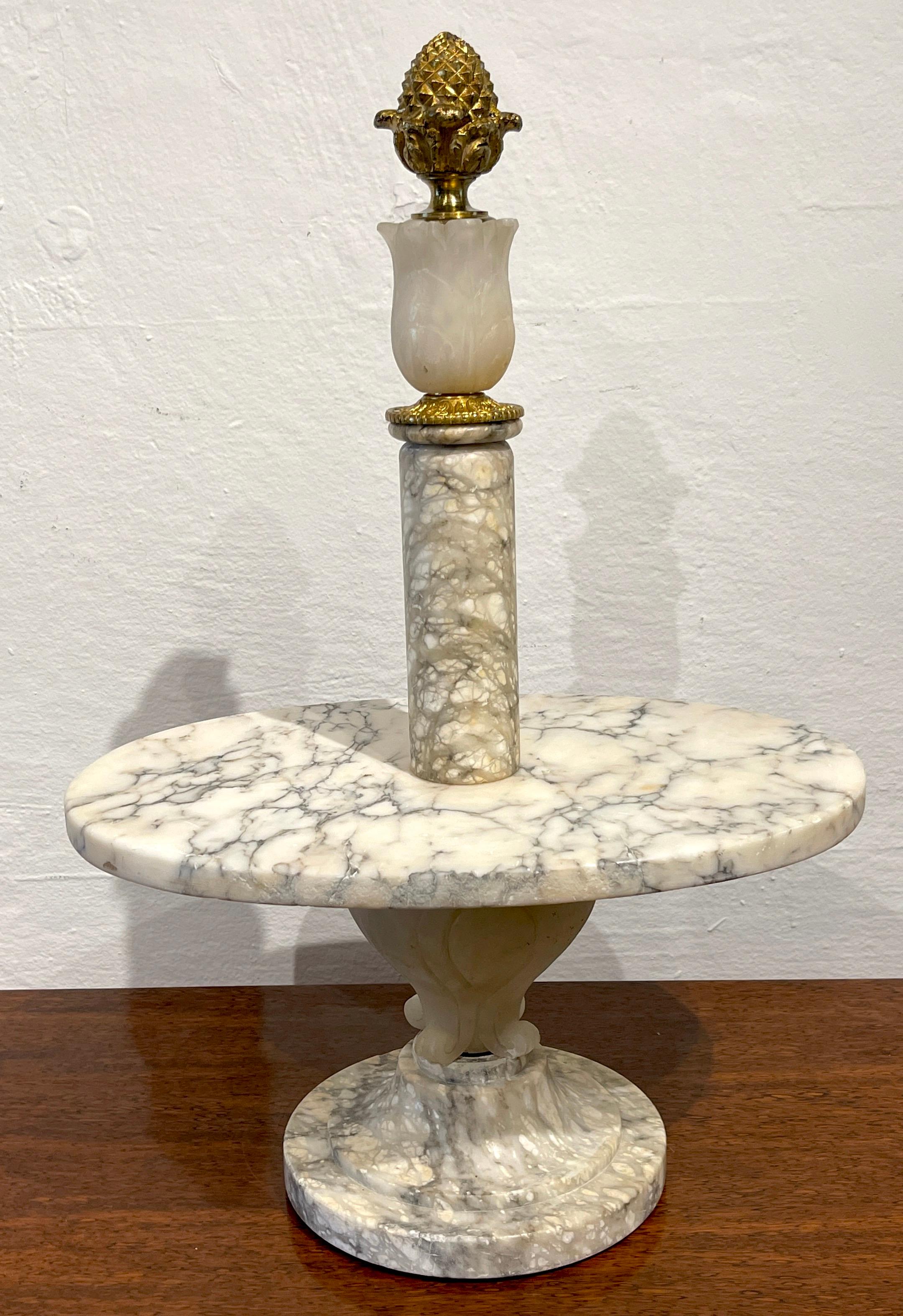 Belle Époque Centre de table néoclassique français ancien en marbre et ormolu pour pâtisserie / Tazza  en vente