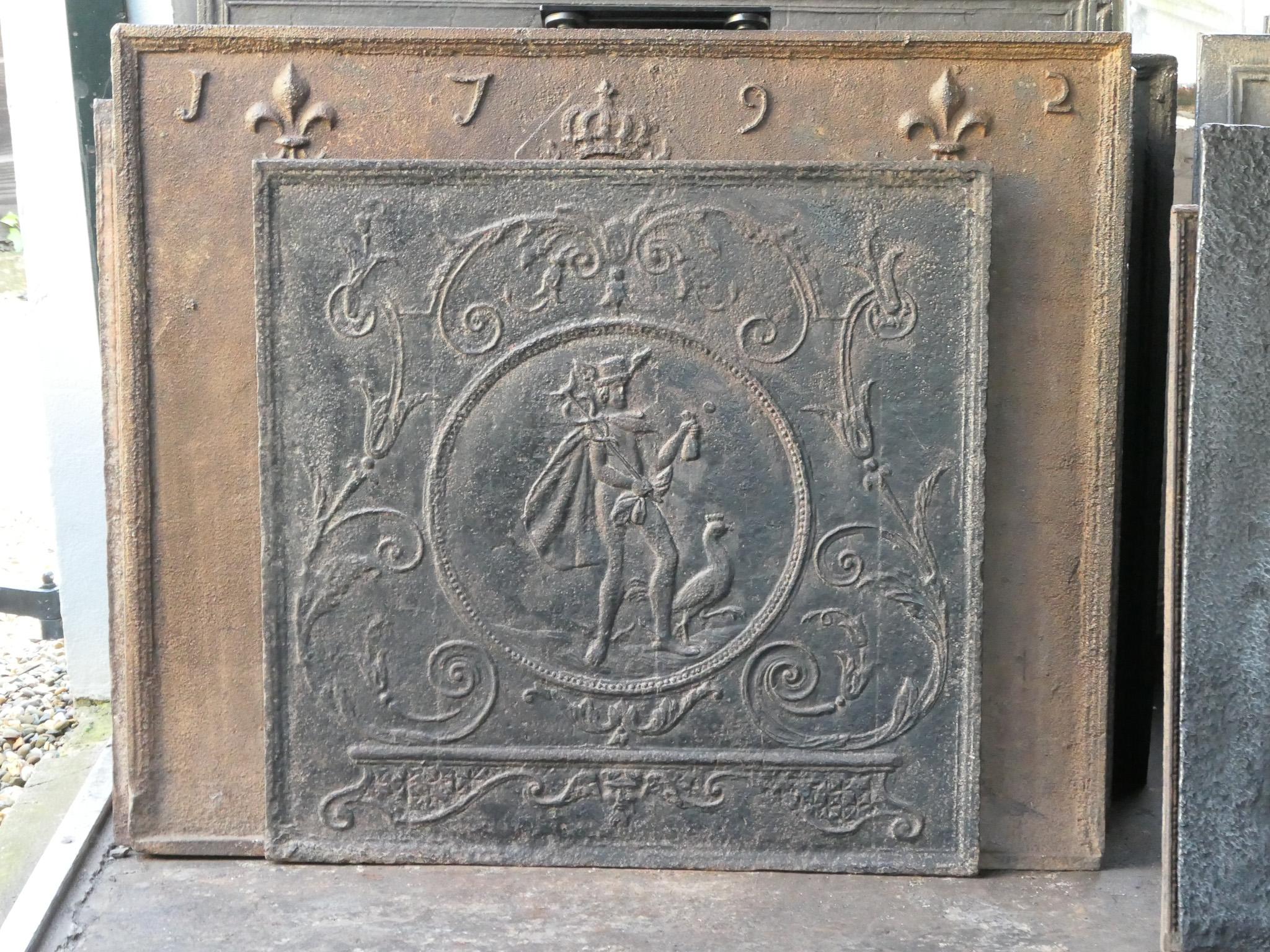 Français Plaque de cheminée néoclassique française ancienne Mercury, 18e - 19e siècle en vente