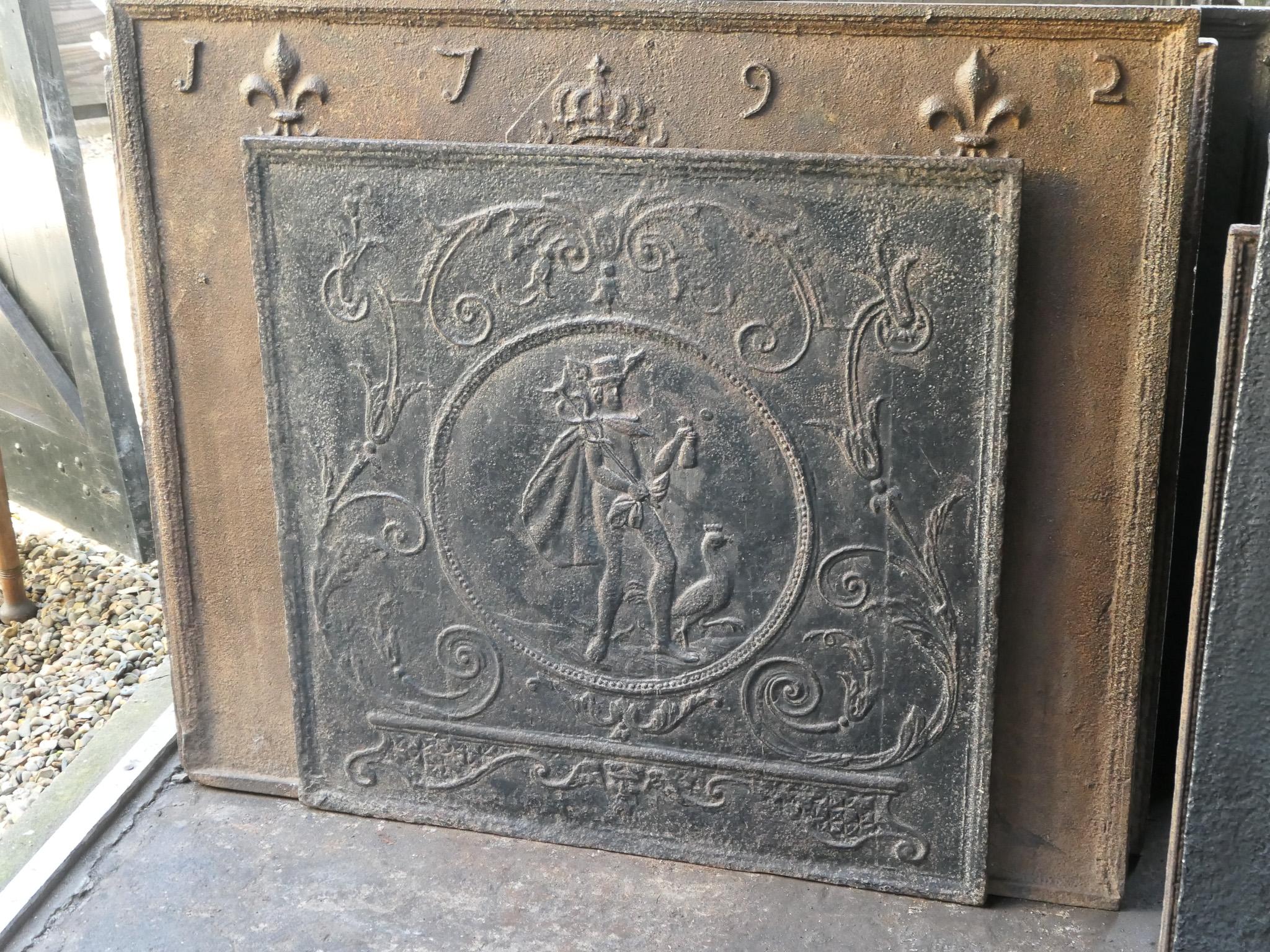 Plaque de cheminée néoclassique française ancienne Mercury, 18e - 19e siècle Bon état - En vente à Soest, NL