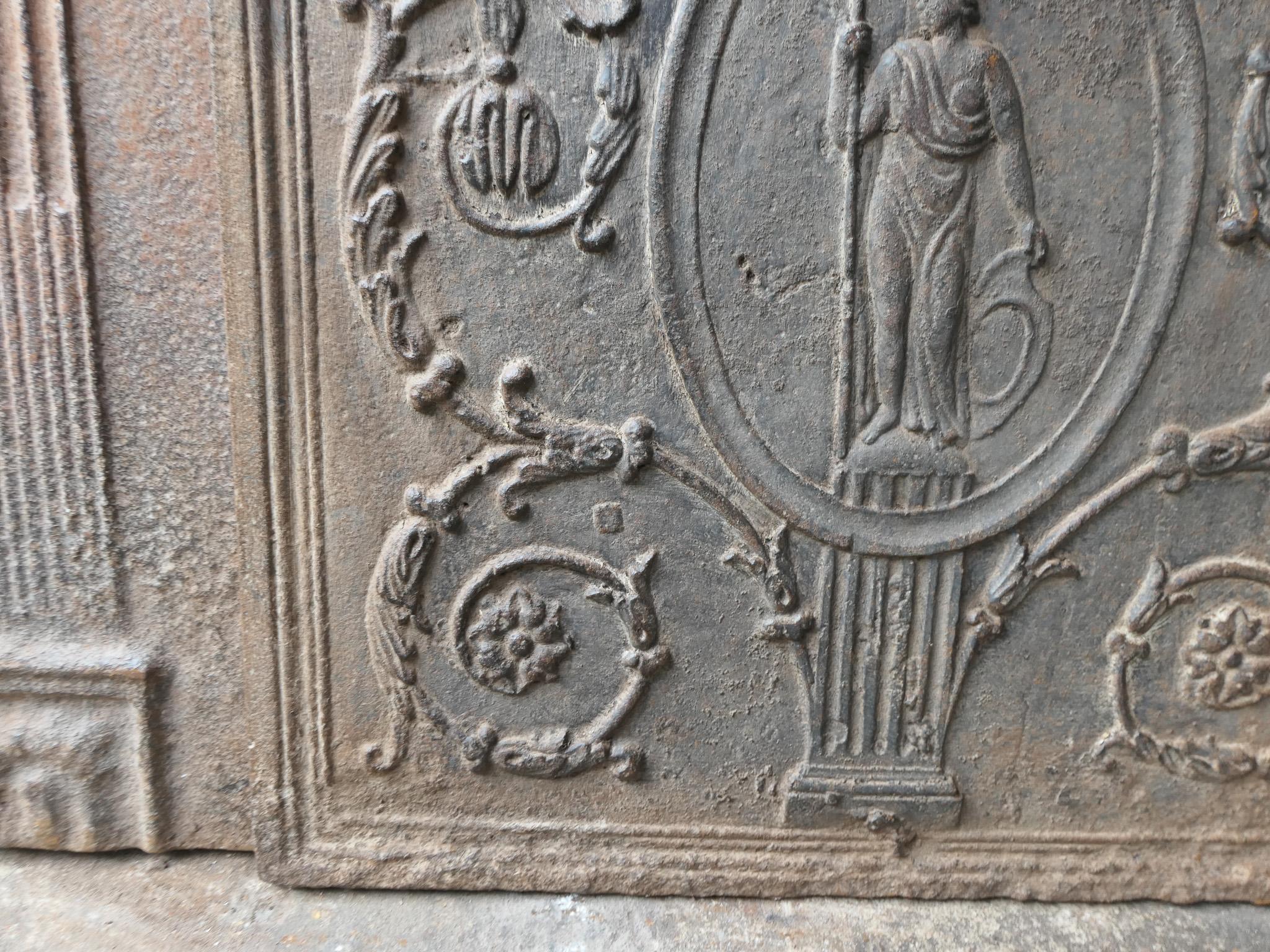 Antike französische neoklassizistische 'Minerva' Kaminrückwand, 18-19. im Angebot 4